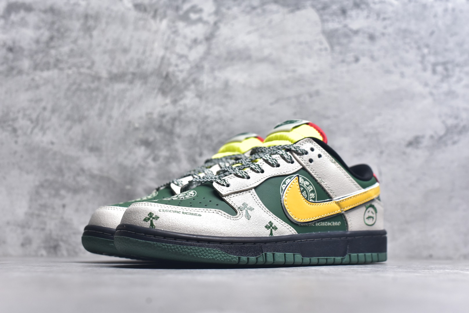图片[2]-#海外爆款限量发售！Nike SB Dunk Low“ 克罗心联名——绿黄鬼脸” 周年高端定制 低帮休闲板鞋 定制鞋盒 大厂纯原品质出货 超高清洁度 皮料切割干净无任何毛边 细节完美 货号：DG2025-002 尺码：36 36.5 37.5 38 38.5 39 40 40.5 41 42 42.5 43 44 44.5 45-选品中心
