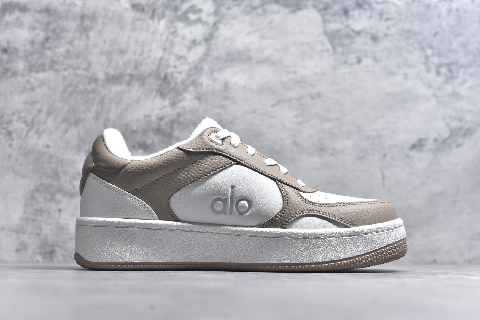 图片[3]-# Alo yoga Recovery Mode 内增高 低帮休闲板鞋 A0685U 海淘代购专供品质 原版开发 市面唯一独家私模打造 正确组合大底➕组合鞋垫 经典百搭鞋型 穿什么都好看 内里隐形增高鞋垫 矮子乐必备神鞋 尺码：35-46-选品中心