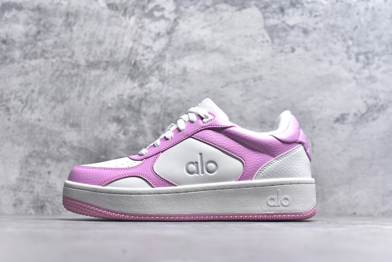 # Alo yoga Recovery Mode 内增高 低帮休闲板鞋 A0685U 海淘代购专供品质 原版开发 市面唯一独家私模打造 正确组合大底➕组合鞋垫 经典百搭鞋型 穿什么都好看 内里隐形增高鞋垫 矮子乐必备神鞋 尺码：35 36 36.5 37 37.5 38 38.5 39 40-选品中心