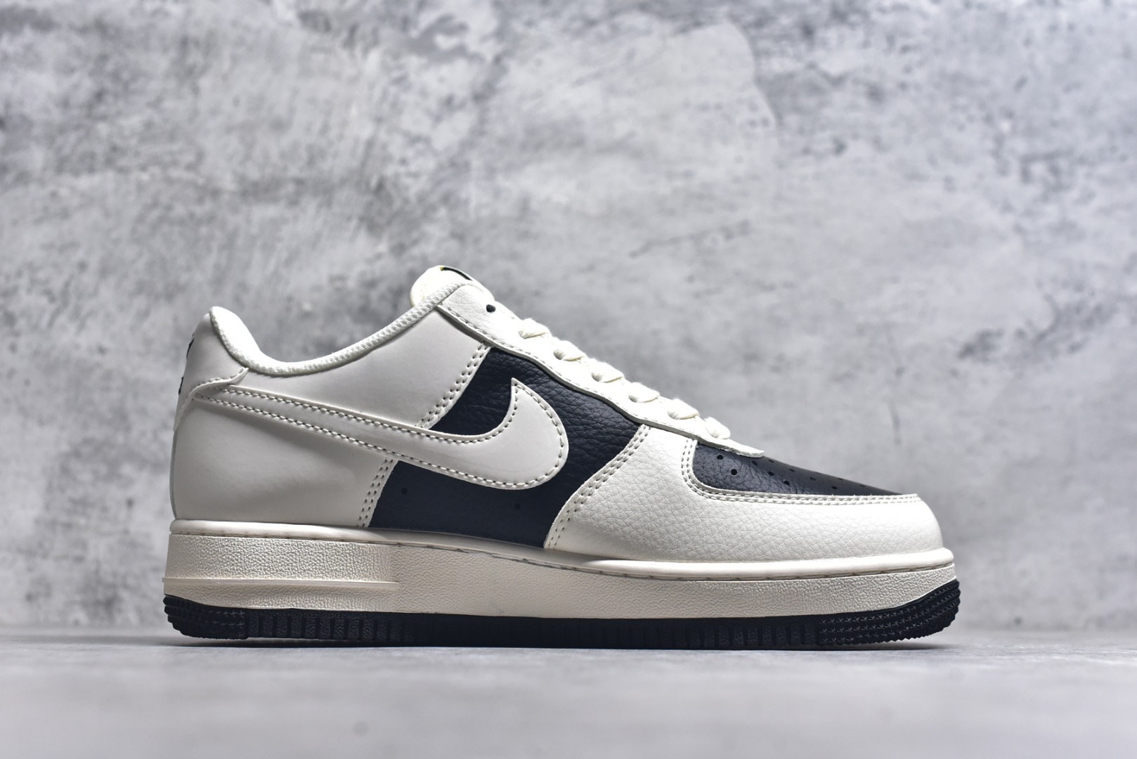 图片[3]-#Nk Air Force 1\’07 Low 巴宝莉联名-黑白拼接 空军一号低帮休闲板鞋 BB8588-227 #原楦头原纸板 原装鞋盒 定制五金配件 内置全掌气垫 原厂鞋底 尺码：36 36.5 37.5 38 38.5 39 40 40.5 41 42 42.5 43 44 44.5 45 9.D4-选品中心