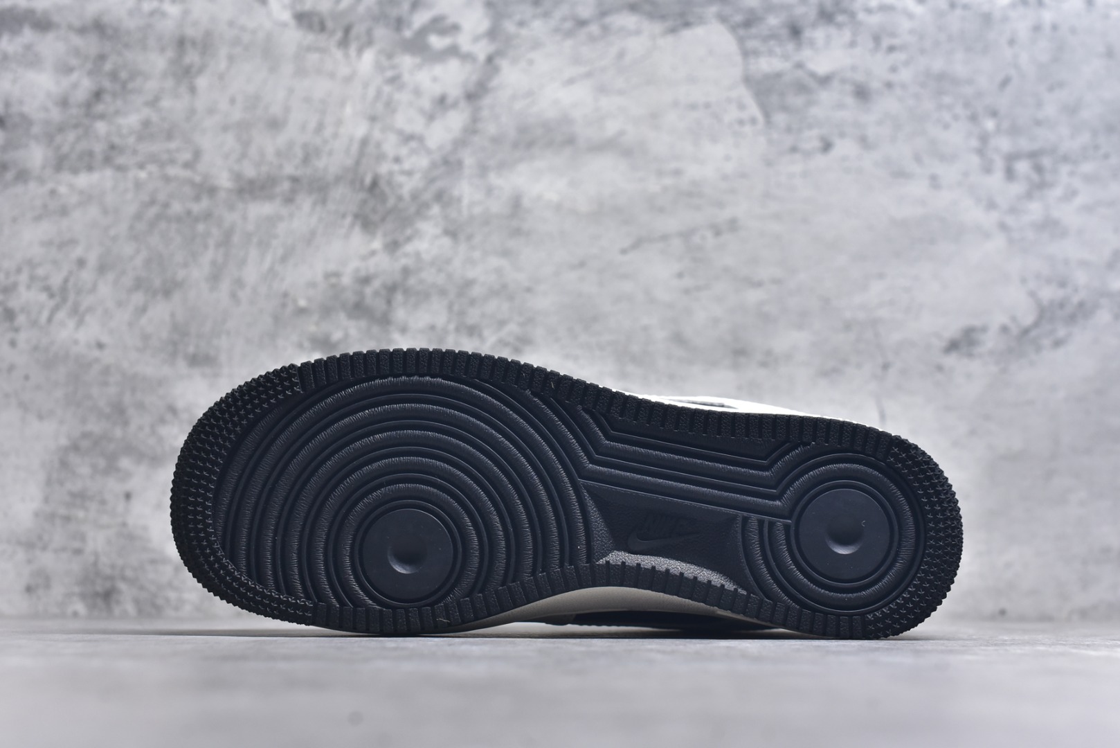 图片[6]-#Nk Air Force 1\’07 Low 巴宝莉联名-黑白拼接 空军一号低帮休闲板鞋 BB8588-227 #原楦头原纸板 原装鞋盒 定制五金配件 内置全掌气垫 原厂鞋底 尺码：36 36.5 37.5 38 38.5 39 40 40.5 41 42 42.5 43 44 44.5 45 9.D4-选品中心