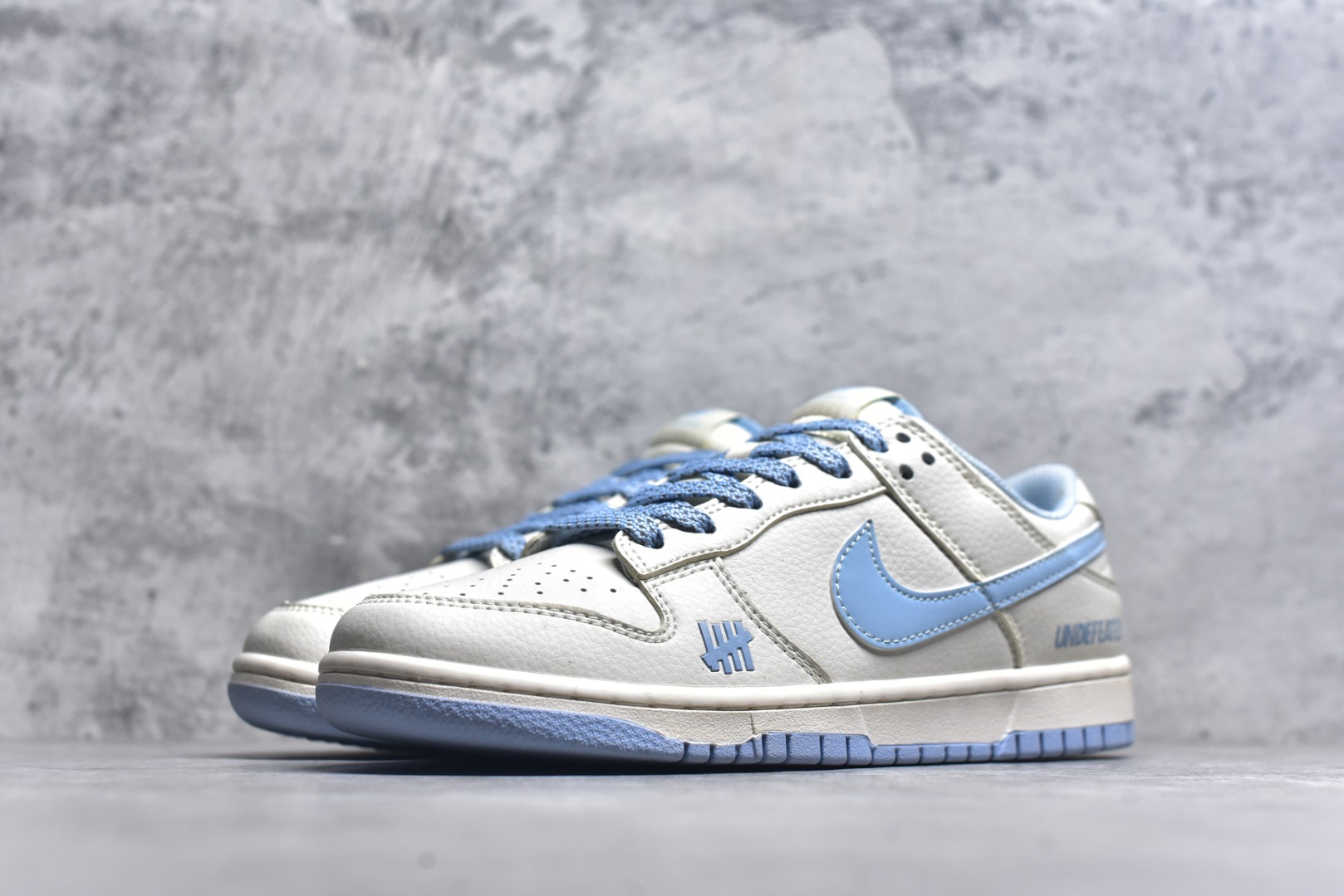 图片[2]-#Nk SB Dunk Low UN联名-天空蓝 周年高端定制 低帮休闲板鞋 BB2699-212 #定制鞋盒 大厂纯原品质出货 超高清洁度 皮料切割干净无任何毛边 细节完美 尺码：36 36.5 37.5 38 38.5 39 40 40.5 41 42 42.5 43 44 44.5 45 9.E5-选品中心