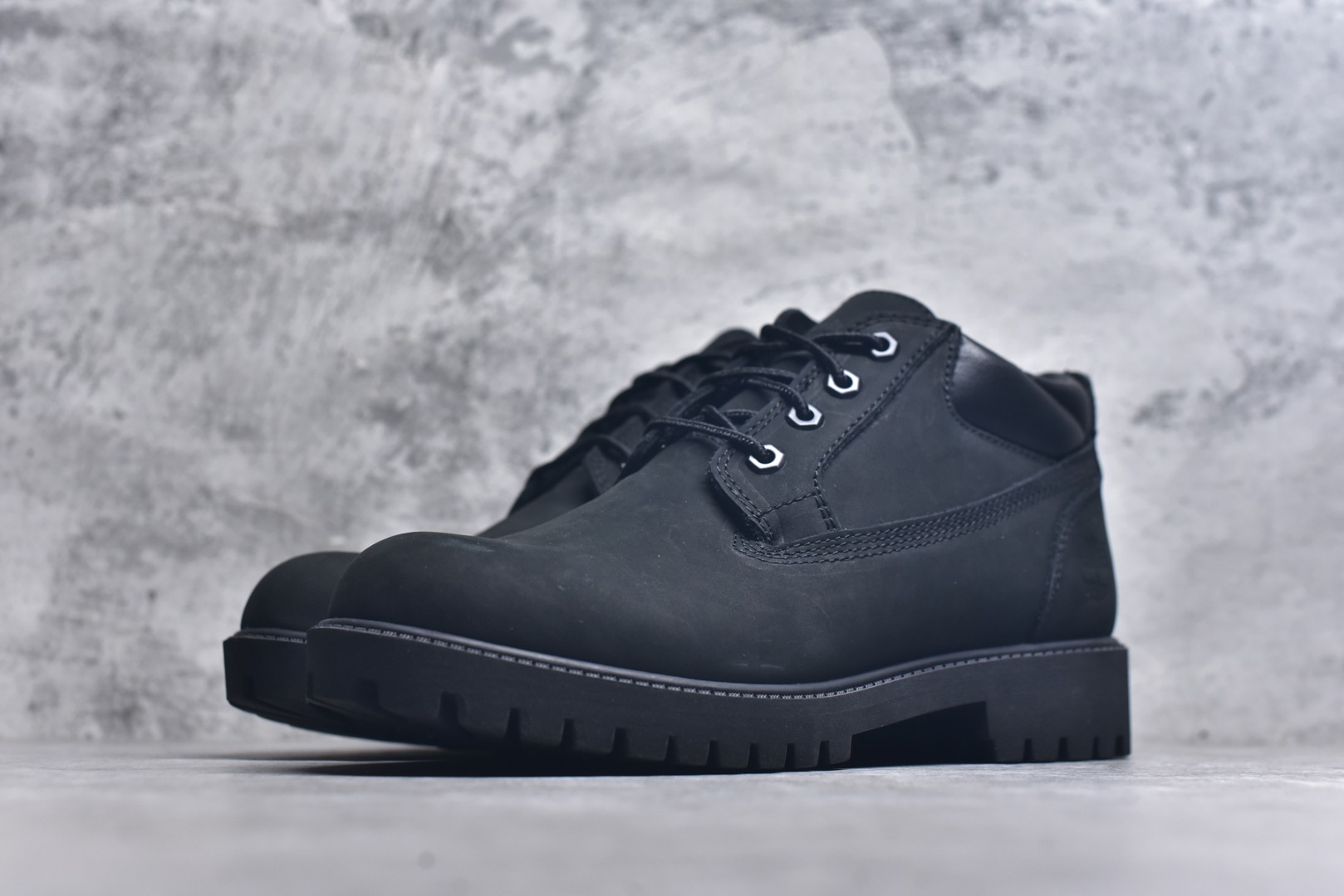 图片[2]-#添柏岚 Timberland 踢不烂/黑色低帮 73538 中山宝元原渠道生产 顶级工艺全新升级 堪称正品复印机 原单进口防水皮料 原厂防伪标紫光灯可扫 电脑车线 四线并齐 横折动态防泼水 顶级正品一致注塑工艺 橡胶防滑大底抗寒御裂 正品一致全真皮领口/内里/鞋垫 配备抗疲劳减震蜂窝鞋垫 舒适性极高 全套原版包装配件 （附送鞋带 橡皮擦 专柜手提袋） 尺码： 39.5 40 41 42 43 44 45 偏大一码。-选品中心