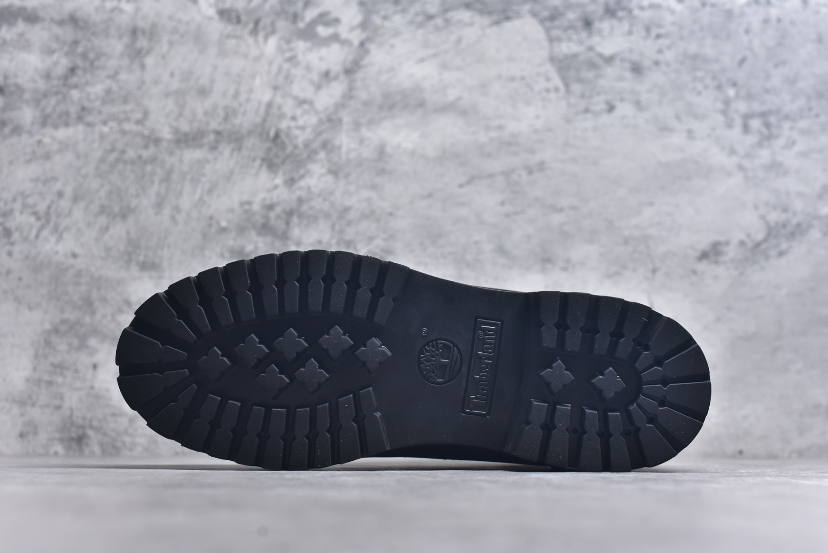 图片[6]-#添柏岚 Timberland 踢不烂/黑色低帮 73538 中山宝元原渠道生产 顶级工艺全新升级 堪称正品复印机 原单进口防水皮料 原厂防伪标紫光灯可扫 电脑车线 四线并齐 横折动态防泼水 顶级正品一致注塑工艺 橡胶防滑大底抗寒御裂 正品一致全真皮领口/内里/鞋垫 配备抗疲劳减震蜂窝鞋垫 舒适性极高 全套原版包装配件 （附送鞋带 橡皮擦 专柜手提袋） 尺码： 39.5 40 41 42 43 44 45 偏大一码。-选品中心