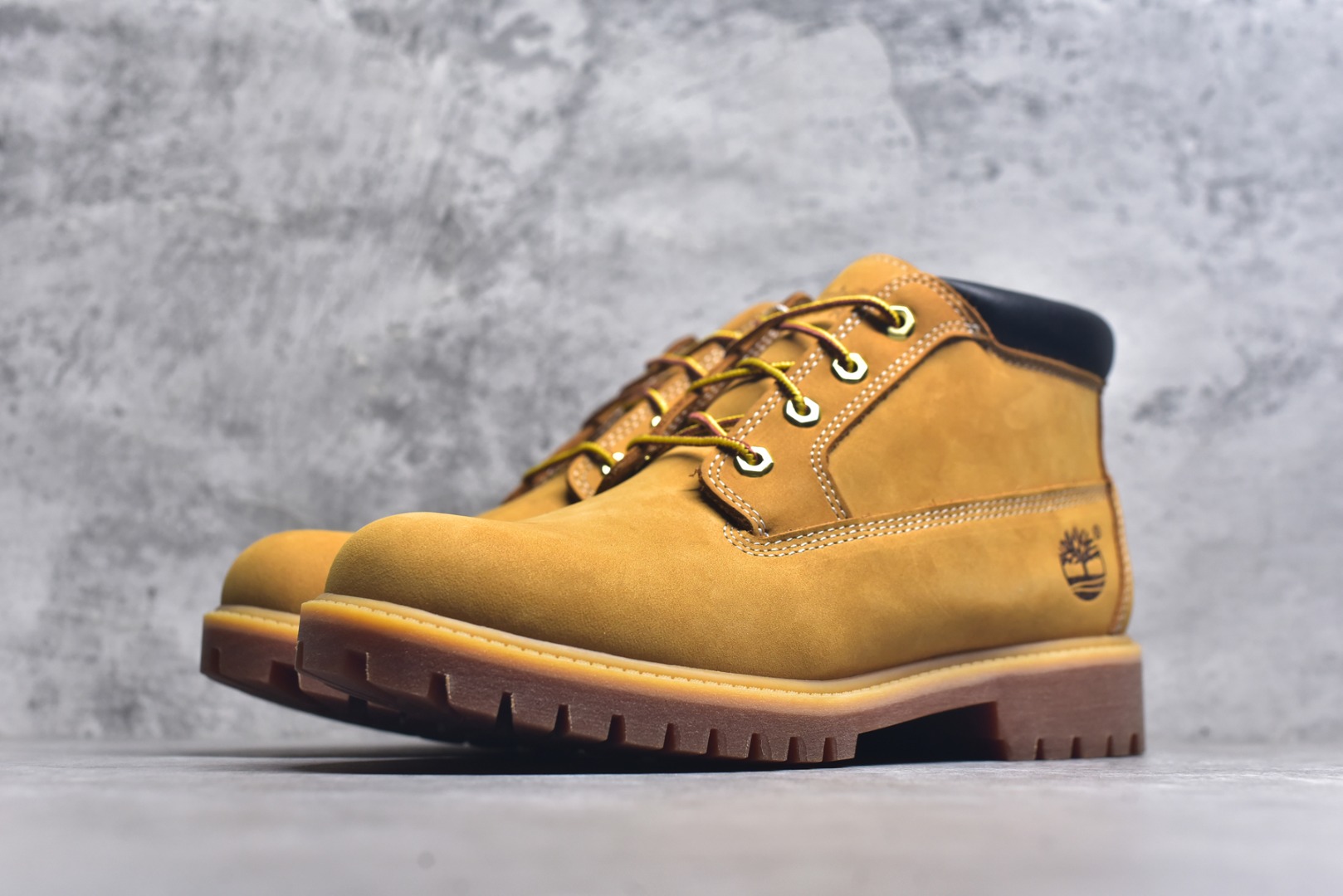 图片[2]-#添柏岚 Timberland 踢不烂/经典款中帮黄色23061 中山宝元原渠道生产 顶级工艺全新升级 堪称正品复印机 原单进口防水皮料 原厂防伪标紫光灯可扫 电脑车线 四线并齐 横折动态防泼水 顶级正品一致注塑工艺 橡胶防滑大底抗寒御裂 正品一致全真皮领口/内里/鞋垫 配备抗疲劳减震蜂窝鞋垫 舒适性极高 全套原版包装配件 （附送鞋带 清洁橡皮擦 专柜手提袋） 尺码： 35 36 37 38 39 39.5 40 41 42 43 44 45 偏大一码-选品中心