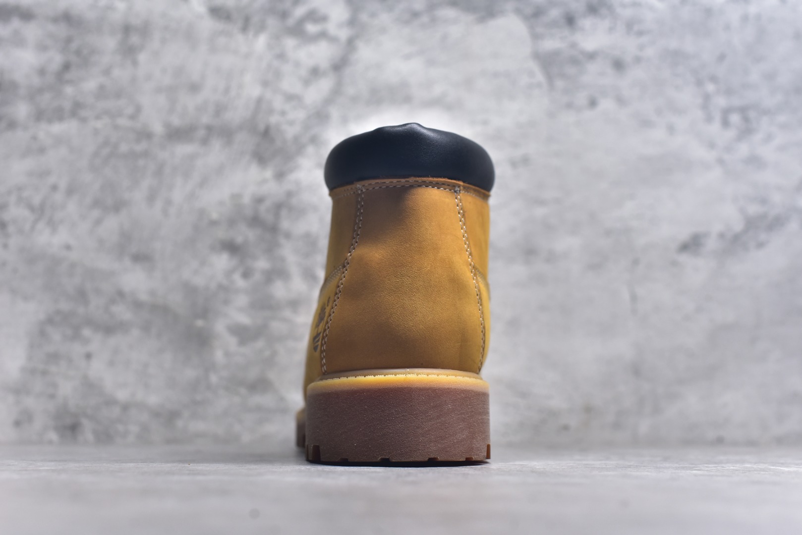 图片[5]-#添柏岚 Timberland 踢不烂/经典款中帮黄色23061 中山宝元原渠道生产 顶级工艺全新升级 堪称正品复印机 原单进口防水皮料 原厂防伪标紫光灯可扫 电脑车线 四线并齐 横折动态防泼水 顶级正品一致注塑工艺 橡胶防滑大底抗寒御裂 正品一致全真皮领口/内里/鞋垫 配备抗疲劳减震蜂窝鞋垫 舒适性极高 全套原版包装配件 （附送鞋带 清洁橡皮擦 专柜手提袋） 尺码： 35 36 37 38 39 39.5 40 41 42 43 44 45 偏大一码-选品中心