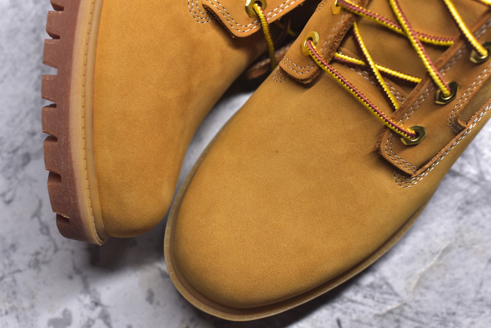 图片[8]-#添柏岚 Timberland 踢不烂/经典款中帮黄色23061 中山宝元原渠道生产 顶级工艺全新升级 堪称正品复印机 原单进口防水皮料 原厂防伪标紫光灯可扫 电脑车线 四线并齐 横折动态防泼水 顶级正品一致注塑工艺 橡胶防滑大底抗寒御裂 正品一致全真皮领口/内里/鞋垫 配备抗疲劳减震蜂窝鞋垫 舒适性极高 全套原版包装配件 （附送鞋带 清洁橡皮擦 专柜手提袋） 尺码： 35 36 37 38 39 39.5 40 41 42 43 44 45 偏大一码-选品中心