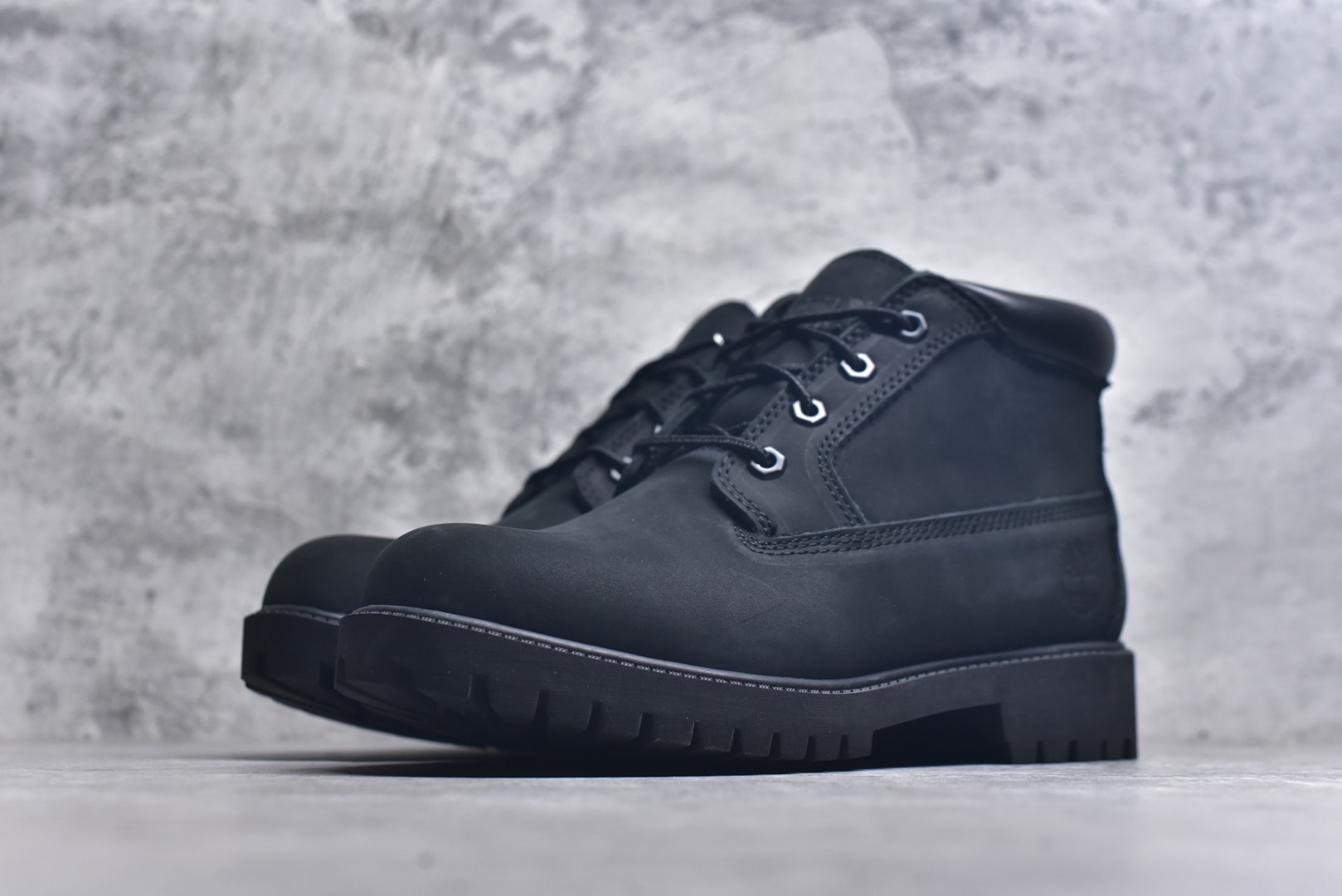 图片[2]-#添柏岚 Timberland 踢不烂/经典款中帮黑色23061 中山宝元原渠道生产 顶级工艺全新升级 堪称正品复印机 原单进口防水皮料 原厂防伪标紫光灯可扫 电脑车线 四线并齐 横折动态防泼水 顶级正品一致注塑工艺 橡胶防滑大底抗寒御裂 正品一致全真皮领口/内里/鞋垫 配备抗疲劳减震蜂窝鞋垫 舒适性极高 全套原版包装配件 （附送鞋带 清洁橡皮擦 专柜手提袋） 尺码： 35 36 37 38 39 39.5 40 41 42 43 44 45 偏大一码-选品中心