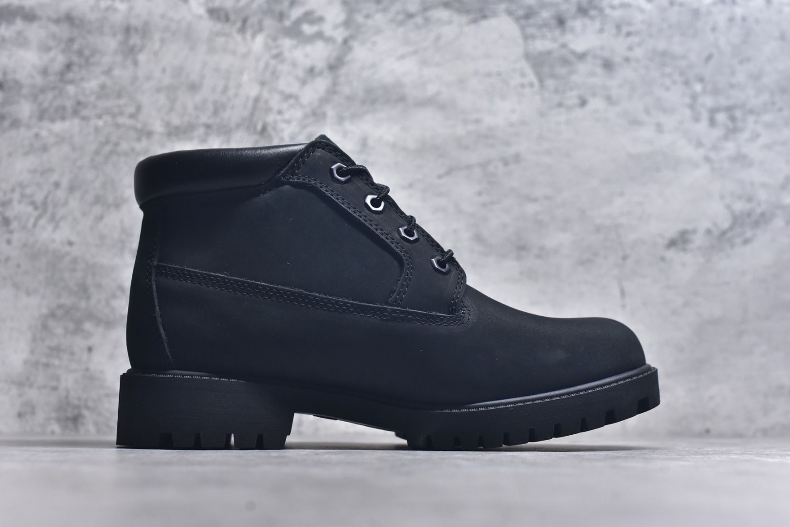 图片[3]-#添柏岚 Timberland 踢不烂/经典款中帮黑色23061 中山宝元原渠道生产 顶级工艺全新升级 堪称正品复印机 原单进口防水皮料 原厂防伪标紫光灯可扫 电脑车线 四线并齐 横折动态防泼水 顶级正品一致注塑工艺 橡胶防滑大底抗寒御裂 正品一致全真皮领口/内里/鞋垫 配备抗疲劳减震蜂窝鞋垫 舒适性极高 全套原版包装配件 （附送鞋带 清洁橡皮擦 专柜手提袋） 尺码： 35 36 37 38 39 39.5 40 41 42 43 44 45 偏大一码-选品中心