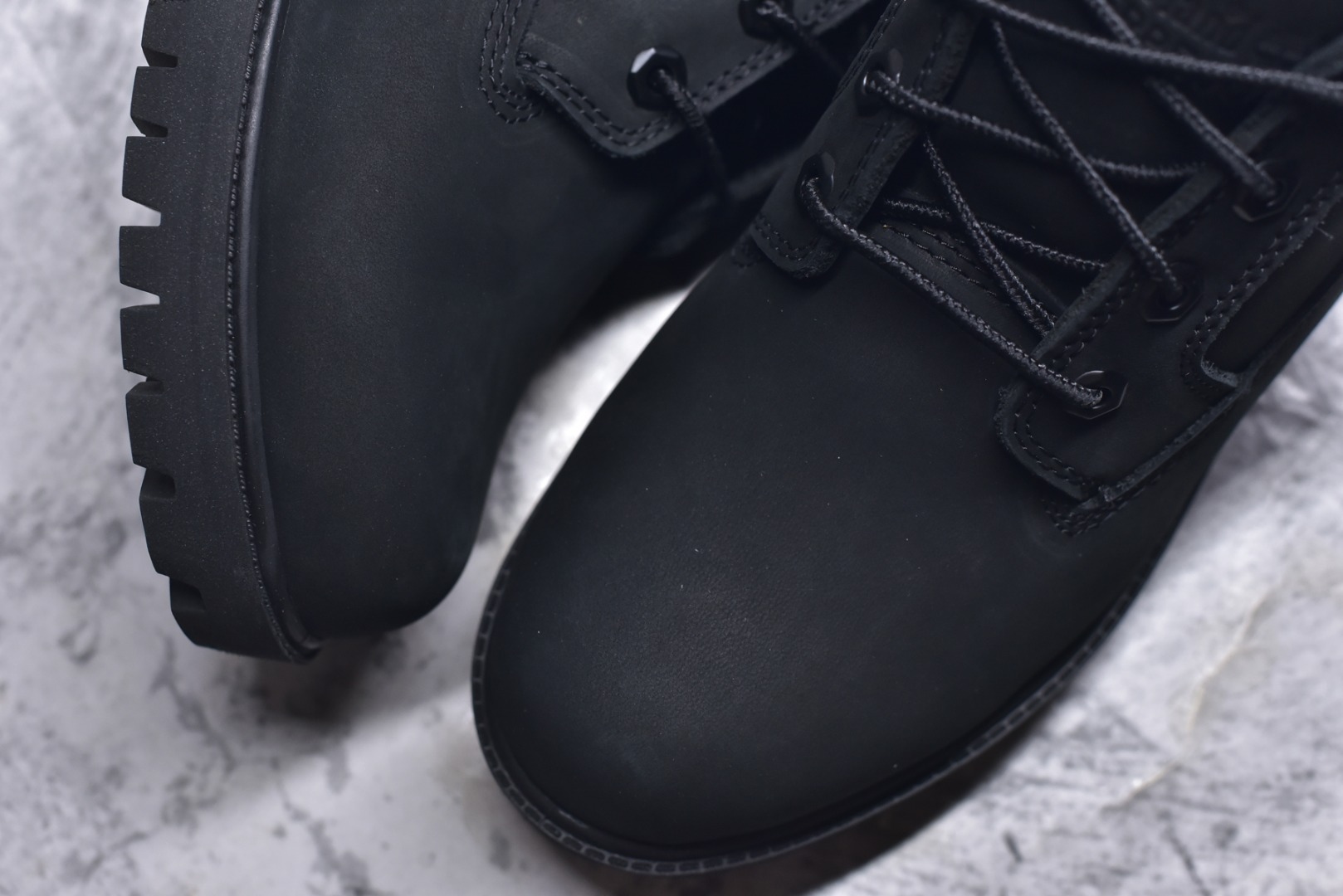 图片[8]-#添柏岚 Timberland 踢不烂/经典款中帮黑色23061 中山宝元原渠道生产 顶级工艺全新升级 堪称正品复印机 原单进口防水皮料 原厂防伪标紫光灯可扫 电脑车线 四线并齐 横折动态防泼水 顶级正品一致注塑工艺 橡胶防滑大底抗寒御裂 正品一致全真皮领口/内里/鞋垫 配备抗疲劳减震蜂窝鞋垫 舒适性极高 全套原版包装配件 （附送鞋带 清洁橡皮擦 专柜手提袋） 尺码： 35 36 37 38 39 39.5 40 41 42 43 44 45 偏大一码-选品中心