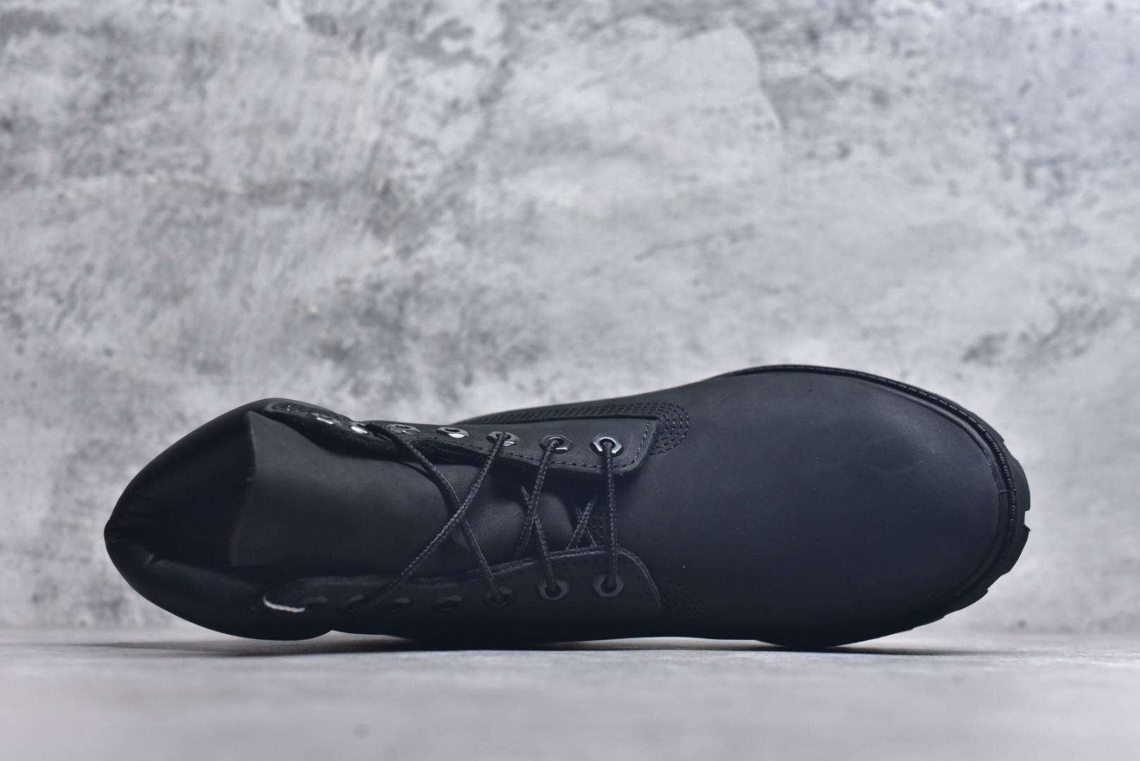 图片[4]-#添柏岚 Timberland 踢不烂/经典款黑色高帮 【女款六孔 型号10361 男款七孔 型号10061】 某物渠道版 珠海代工厂生产 某宝香港代购统一渠道发货订单 某物一致品质 无需强调华丽文案 只需简单介绍用料 原单正品工艺解析 进口防水磨砂牛皮 紫光Logo防伪标识 精准电脑车线 四线并齐工艺 一万次横折动态防水 一体成型注塑工艺（⚠️区别冷粘一体成型版本）橡胶防滑大底耐造耐磨 全真牛皮领口/内里/鞋垫 配备抗疲劳减震蜂窝鞋垫 舒适性极高 平常生活实用性极高 经典简单易搭配 刮风下雨打雷防电防水抗寒保温必备 全套装柜包装配件 （附送鞋带 清洁橡皮擦 专柜手提袋） 尺码： 35 36 37 37.5 38 38.5 39 39.5 40 41 41.5 42 43 43.5 44 44.5 45 正品官网一致尺码-选品中心