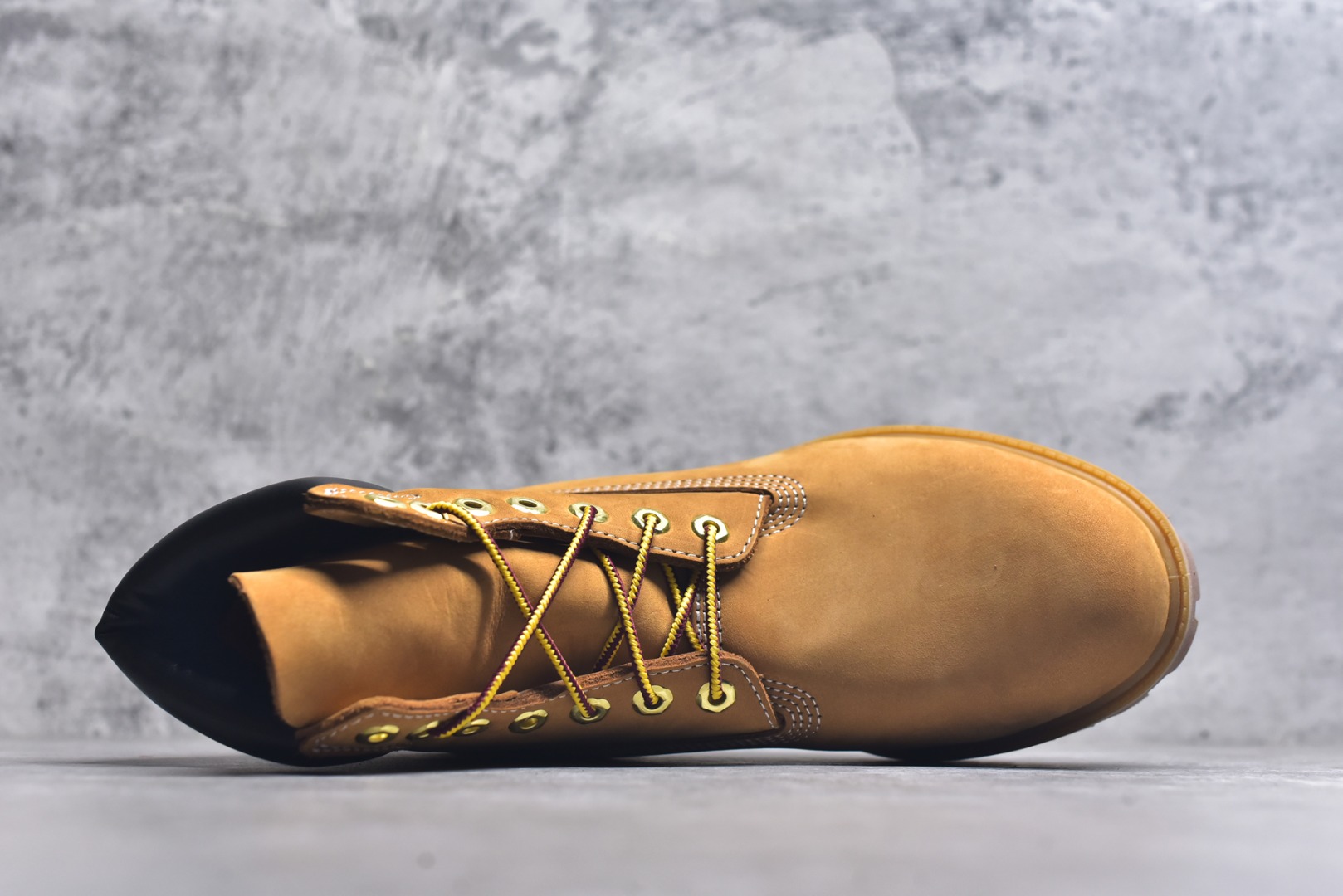 图片[4]-#添柏岚 Timberland 踢不烂/经典款黄色高帮 【女款六孔 型号10361 男款七孔 型号10061】 某物渠道版 珠海代工厂生产 某宝香港代购统一渠道发货订单 某物一致品质 无需强调华丽文案 只需简单介绍用料 原单正品工艺解析 进口防水磨砂牛皮 紫光Logo防伪标识 精准电脑车线 四线并齐工艺 一万次横折动态防水 一体成型注塑工艺（⚠️区别冷粘一体成型版本）橡胶防滑大底耐造耐磨 全真牛皮领口/内里/鞋垫 配备抗疲劳减震蜂窝鞋垫 舒适性极高 平常生活实用性极高 经典简单易搭配 刮风下雨打雷防电防水抗寒保温必备 全套装柜包装配件 （附送鞋带 清洁橡皮擦 专柜手提袋） 尺码： 35 36 37 37.5 38 38.5 39 39.5 40 41 41.5 42 43 43.5 44 44.5 45 正品官网一致尺码-选品中心