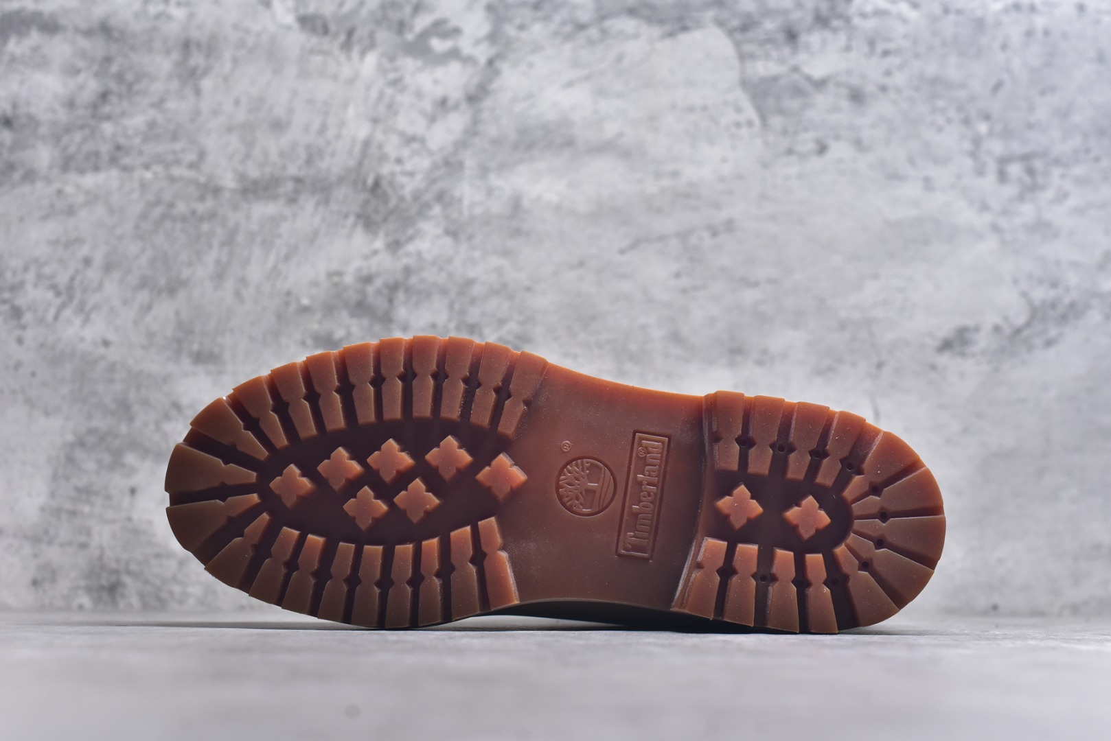 图片[6]-#添柏岚 Timberland 踢不烂/经典款黄色高帮 【女款六孔 型号10361 男款七孔 型号10061】 某物渠道版 珠海代工厂生产 某宝香港代购统一渠道发货订单 某物一致品质 无需强调华丽文案 只需简单介绍用料 原单正品工艺解析 进口防水磨砂牛皮 紫光Logo防伪标识 精准电脑车线 四线并齐工艺 一万次横折动态防水 一体成型注塑工艺（⚠️区别冷粘一体成型版本）橡胶防滑大底耐造耐磨 全真牛皮领口/内里/鞋垫 配备抗疲劳减震蜂窝鞋垫 舒适性极高 平常生活实用性极高 经典简单易搭配 刮风下雨打雷防电防水抗寒保温必备 全套装柜包装配件 （附送鞋带 清洁橡皮擦 专柜手提袋） 尺码： 35 36 37 37.5 38 38.5 39 39.5 40 41 41.5 42 43 43.5 44 44.5 45 正品官网一致尺码-选品中心