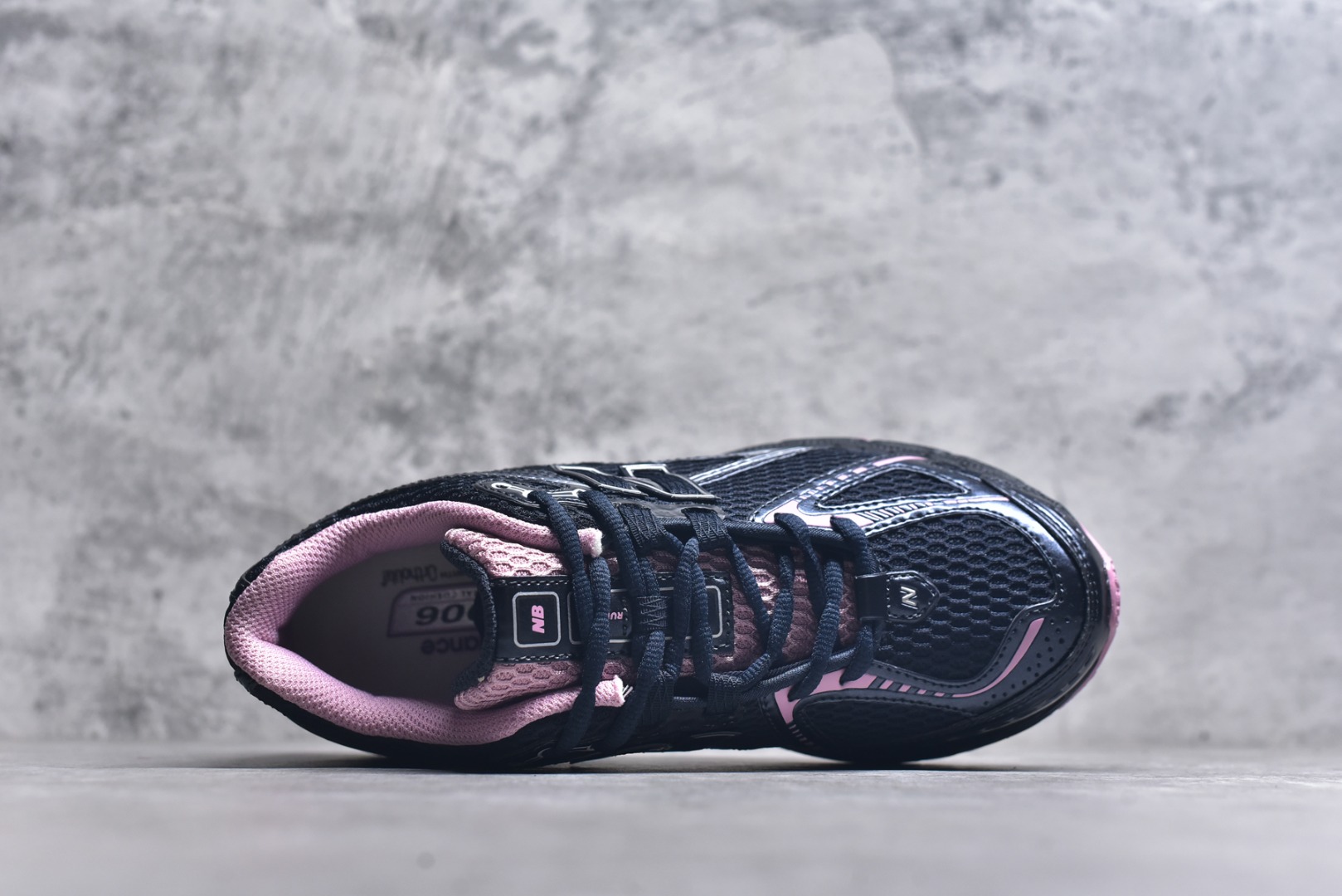 图片[4]-#New Balance 1906系列复古老爹风休闲运动慢跑鞋 U1906RCU #采用轻质牛剖革拼接透气网眼衬垫织物鞋面材质 T-Beam大底提供足步弓支撑，保持步态稳定 后跟搭载外露缓震胶 尺码：36 37 37.5 38 38.5 39 40 40.5 41 42 42.5 43 44 44.5 45 46.5-选品中心