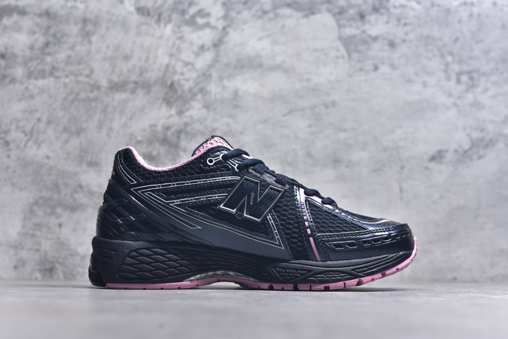 图片[3]-#New Balance 1906系列复古老爹风休闲运动慢跑鞋 U1906RCU #采用轻质牛剖革拼接透气网眼衬垫织物鞋面材质 T-Beam大底提供足步弓支撑，保持步态稳定 后跟搭载外露缓震胶 尺码：36 37 37.5 38 38.5 39 40 40.5 41 42 42.5 43 44 44.5 45 46.5-选品中心