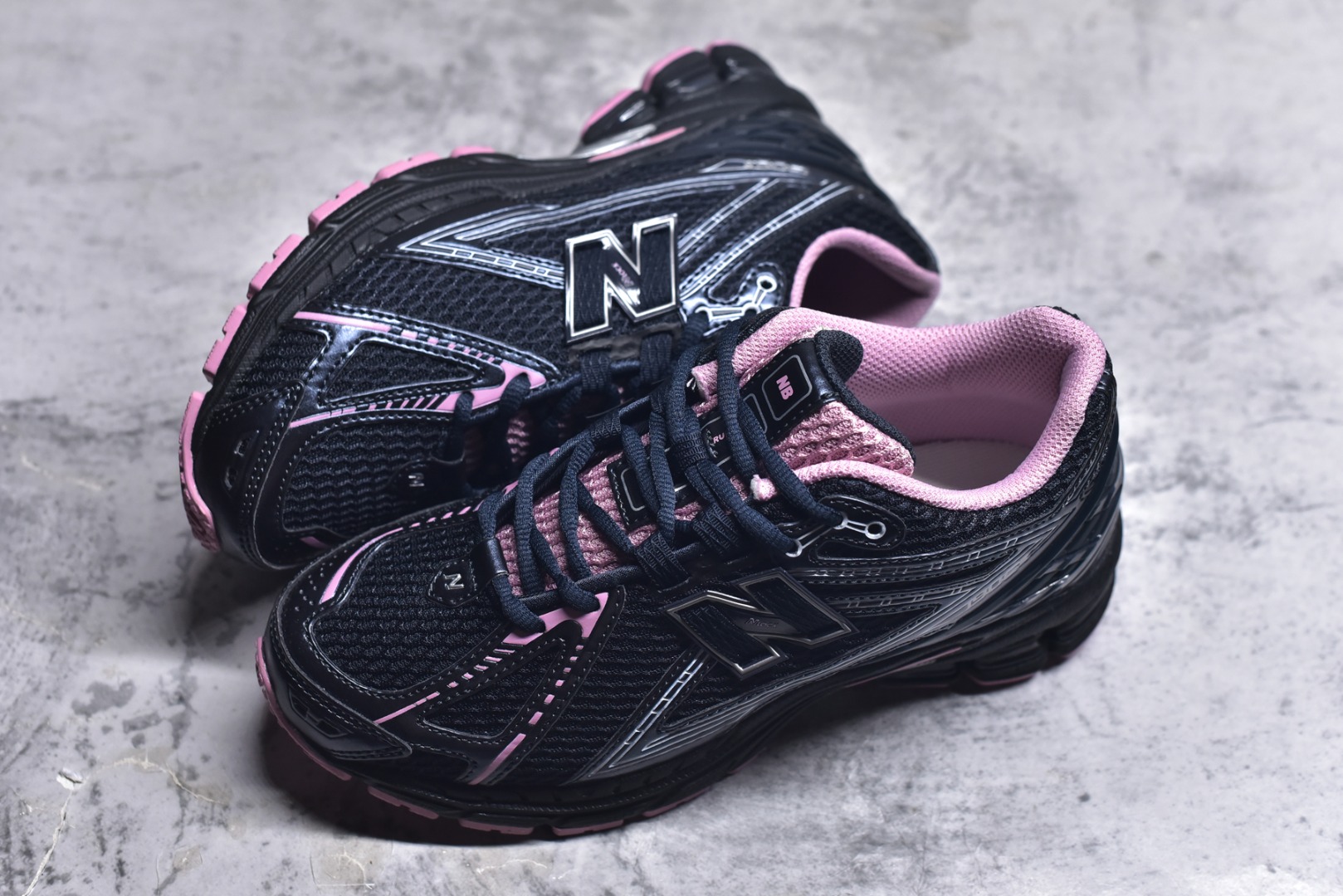 图片[7]-#New Balance 1906系列复古老爹风休闲运动慢跑鞋 U1906RCU #采用轻质牛剖革拼接透气网眼衬垫织物鞋面材质 T-Beam大底提供足步弓支撑，保持步态稳定 后跟搭载外露缓震胶 尺码：36 37 37.5 38 38.5 39 40 40.5 41 42 42.5 43 44 44.5 45 46.5-选品中心