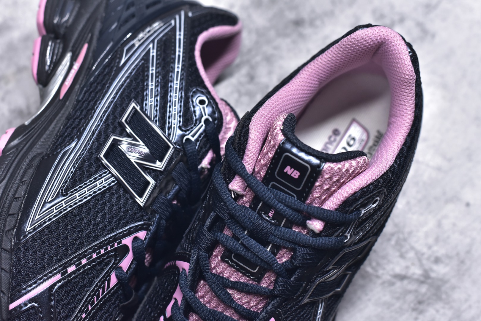 图片[9]-#New Balance 1906系列复古老爹风休闲运动慢跑鞋 U1906RCU #采用轻质牛剖革拼接透气网眼衬垫织物鞋面材质 T-Beam大底提供足步弓支撑，保持步态稳定 后跟搭载外露缓震胶 尺码：36 37 37.5 38 38.5 39 40 40.5 41 42 42.5 43 44 44.5 45 46.5-选品中心