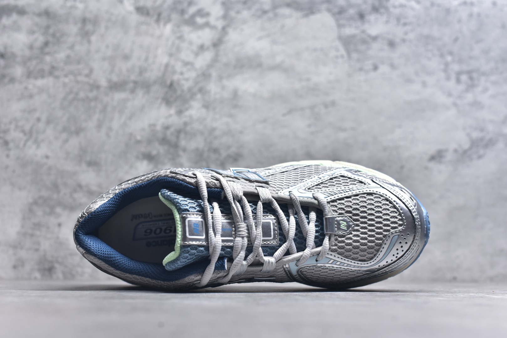 图片[4]-#New Balance 1906系列复古老爹风休闲运动慢跑鞋 U1906RCR #采用轻质牛剖革拼接透气网眼衬垫织物鞋面材质 T-Beam大底提供足步弓支撑，保持步态稳定 后跟搭载外露缓震胶 尺码：36 37 37.5 38 38.5 39 40 40.5 41 42 42.5 43 44 44.5 45 46.5-选品中心