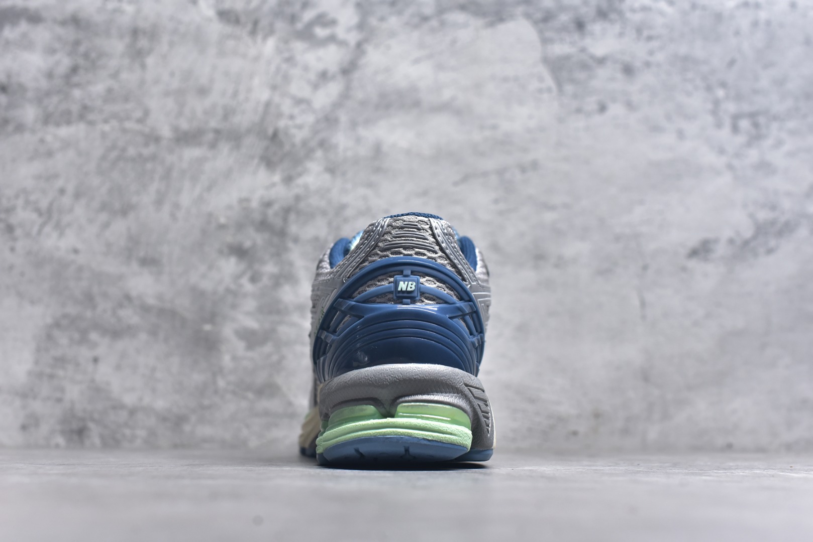 图片[5]-#New Balance 1906系列复古老爹风休闲运动慢跑鞋 U1906RCR #采用轻质牛剖革拼接透气网眼衬垫织物鞋面材质 T-Beam大底提供足步弓支撑，保持步态稳定 后跟搭载外露缓震胶 尺码：36 37 37.5 38 38.5 39 40 40.5 41 42 42.5 43 44 44.5 45 46.5-选品中心