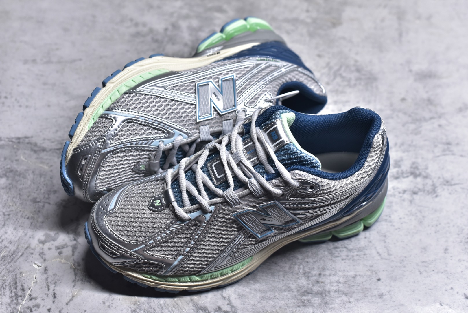 图片[7]-#New Balance 1906系列复古老爹风休闲运动慢跑鞋 U1906RCR #采用轻质牛剖革拼接透气网眼衬垫织物鞋面材质 T-Beam大底提供足步弓支撑，保持步态稳定 后跟搭载外露缓震胶 尺码：36 37 37.5 38 38.5 39 40 40.5 41 42 42.5 43 44 44.5 45 46.5-选品中心