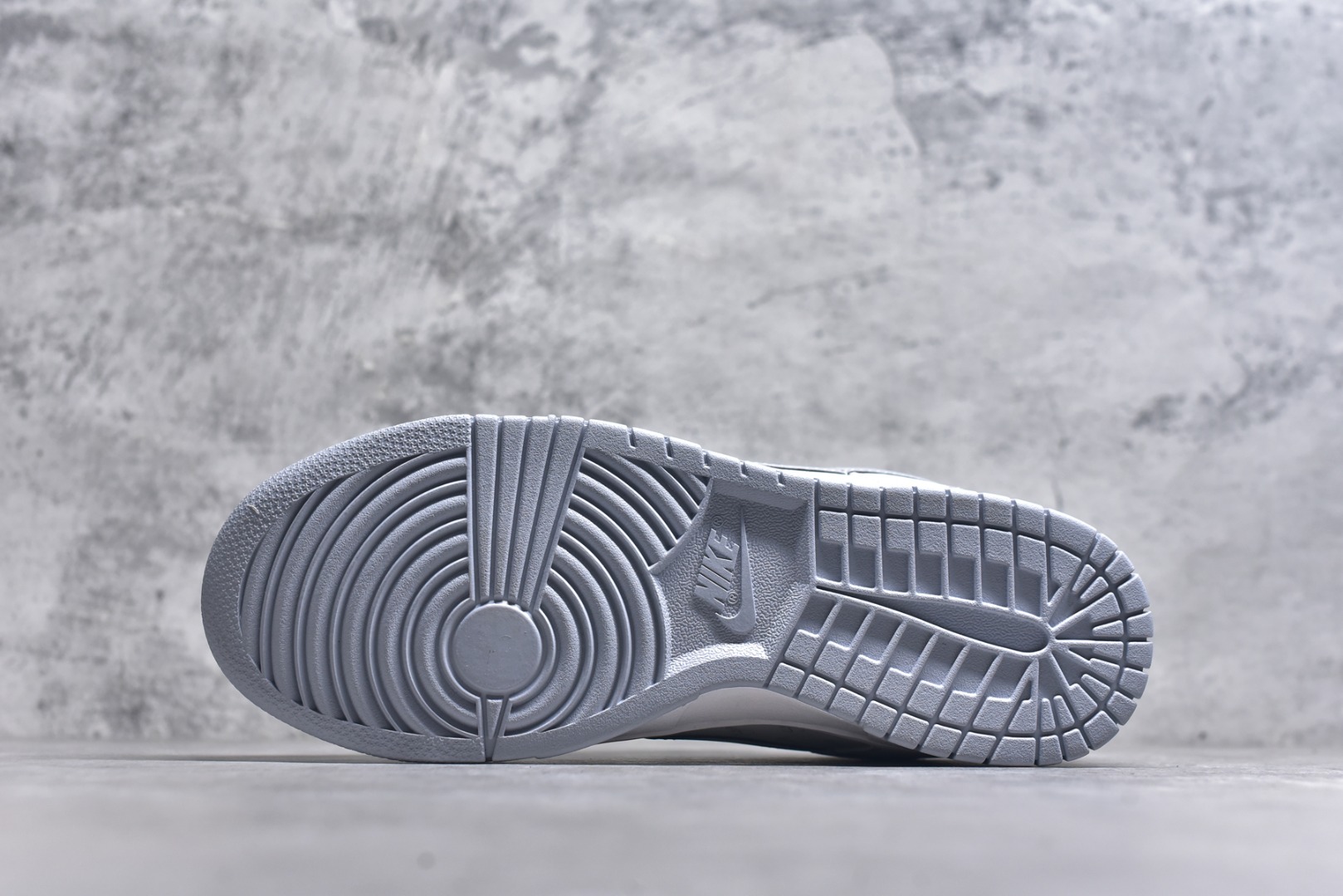 图片[6]-#Nike SB Dunk Low 斯图西联名 印花灰勾 周年高端定制 低帮休闲板鞋 CS1688-125 #定制鞋盒 大厂纯原品质出货 超高清洁度 皮料切割干净无任何毛边 细节完美 尺码：36 36.5 37.5 38 38.5 39 40 40.5 41 42 42.5 43 44 44.5 45 9.E5-选品中心