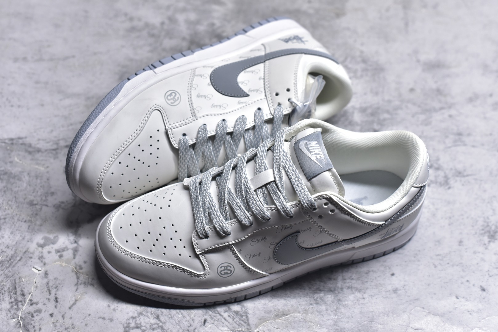 图片[7]-#Nike SB Dunk Low 斯图西联名 印花灰勾 周年高端定制 低帮休闲板鞋 CS1688-125 #定制鞋盒 大厂纯原品质出货 超高清洁度 皮料切割干净无任何毛边 细节完美 尺码：36 36.5 37.5 38 38.5 39 40 40.5 41 42 42.5 43 44 44.5 45 9.E5-选品中心