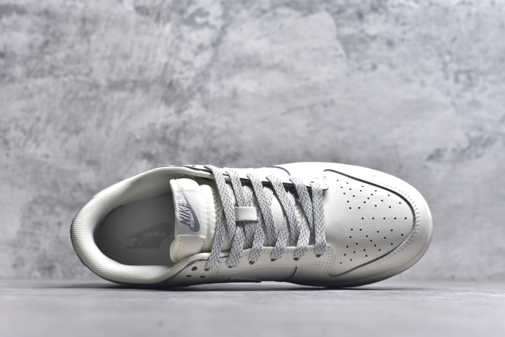 图片[4]-#Nk SB Dunk Low Supreme北面联名-米灰反光勾 周年高端定制 低帮休闲板鞋 XX2025-628 #定制鞋盒 大厂纯原品质出货 超高清洁度 皮料切割干净无任何毛边 细节完美 尺码：36 36.5 37.5 38 38.5 39 40 40.5 41 42 42.5 43 44 44.5 45 9.E5-选品中心