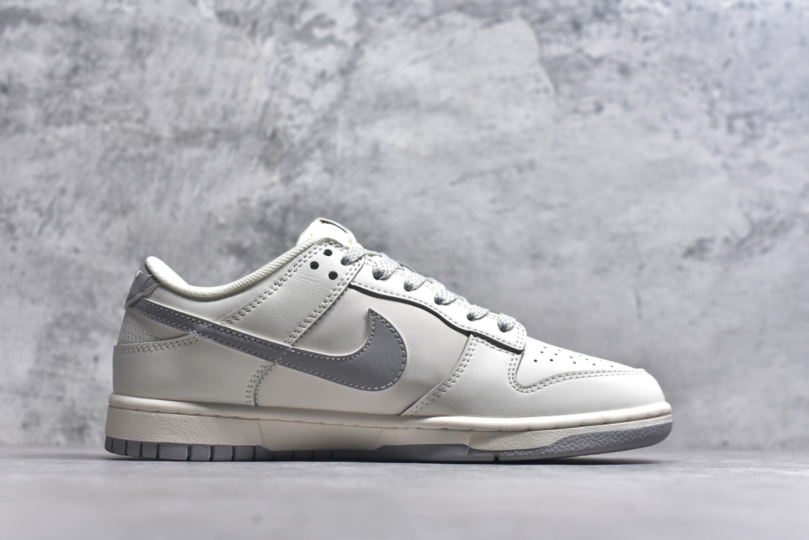 图片[3]-#Nk SB Dunk Low Supreme北面联名-米灰反光勾 周年高端定制 低帮休闲板鞋 XX2025-628 #定制鞋盒 大厂纯原品质出货 超高清洁度 皮料切割干净无任何毛边 细节完美 尺码：36 36.5 37.5 38 38.5 39 40 40.5 41 42 42.5 43 44 44.5 45 9.E5-选品中心