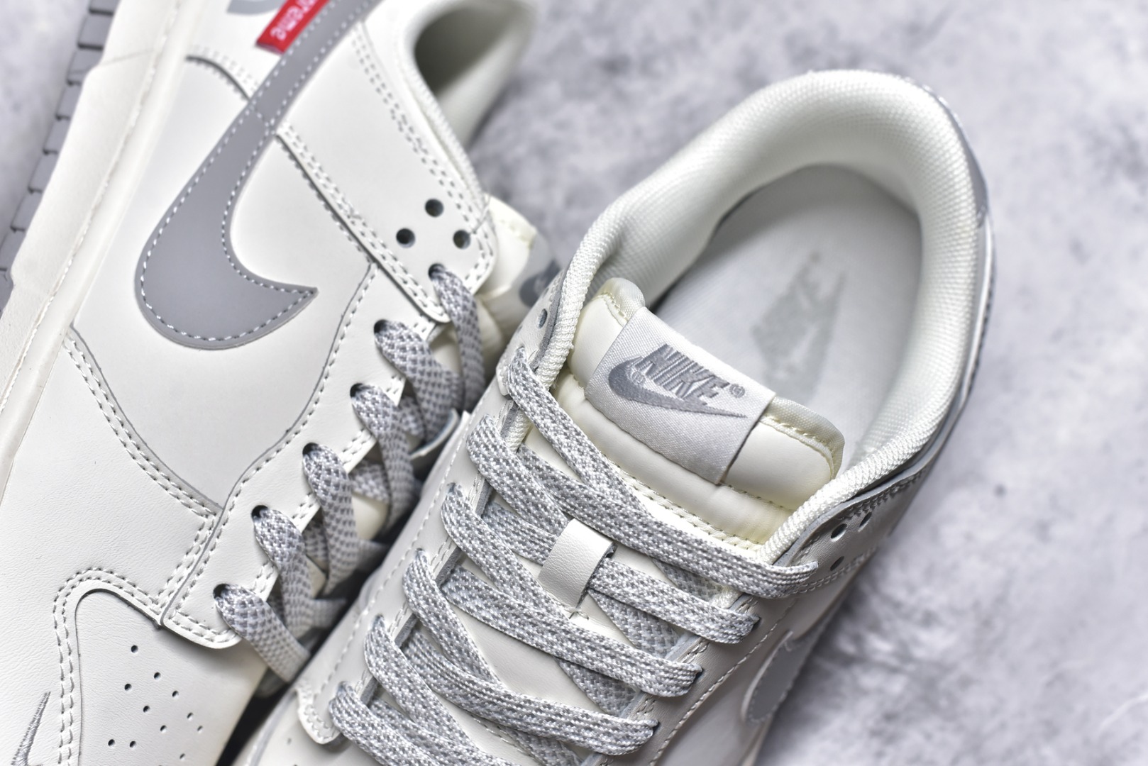 图片[9]-#Nk SB Dunk Low Supreme北面联名-米灰反光勾 周年高端定制 低帮休闲板鞋 XX2025-628 #定制鞋盒 大厂纯原品质出货 超高清洁度 皮料切割干净无任何毛边 细节完美 尺码：36 36.5 37.5 38 38.5 39 40 40.5 41 42 42.5 43 44 44.5 45 9.E5-选品中心