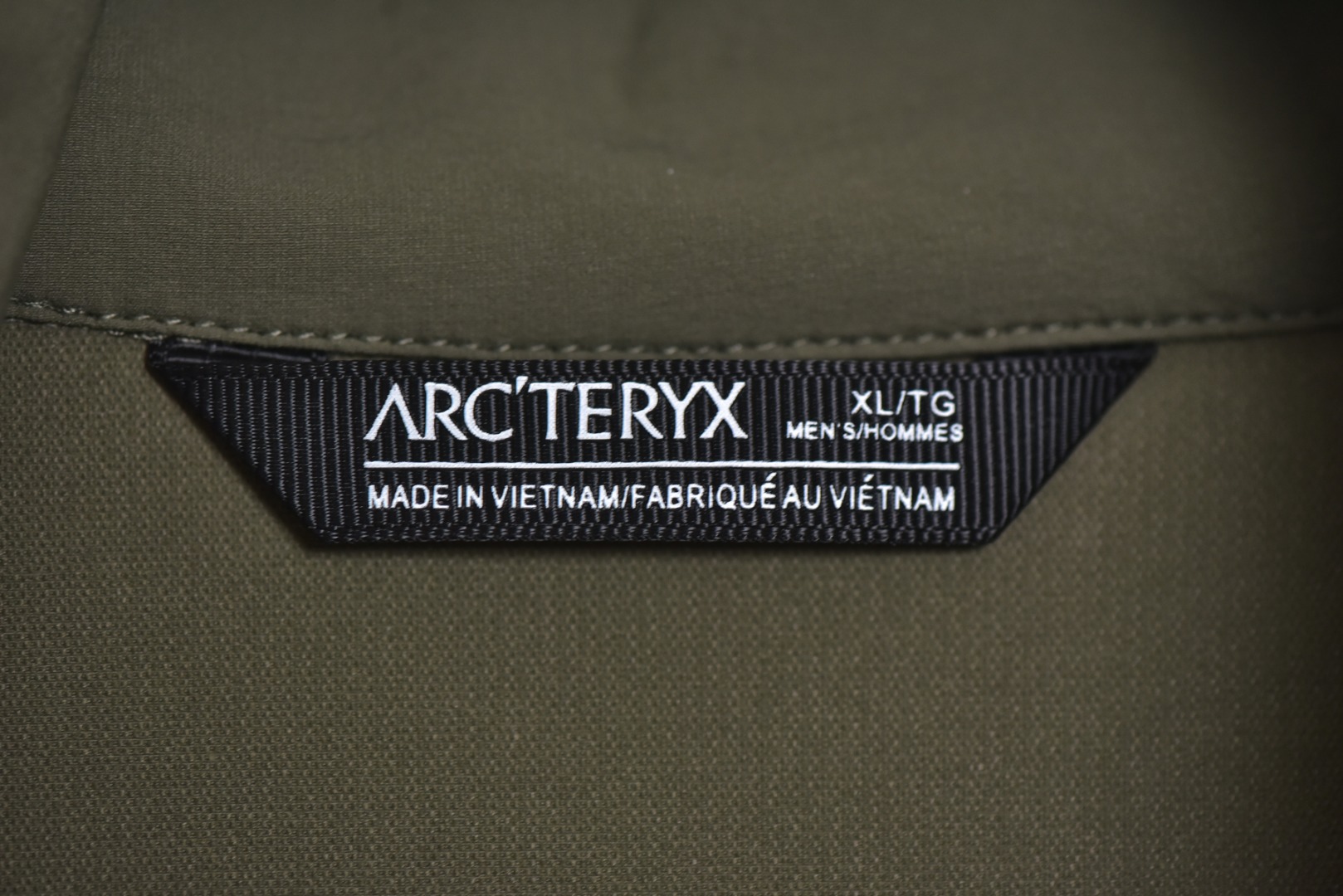 图片[4]-#ARC TERYX始祖鸟Gamma Lightweight轻薄软壳夹克系列❗ 现货供应 全年售后 原厂材料. 面料同步原厂 温馨提示❗（只做高端产品） DF巅峰 踏上巅峰❗ 颜色.黑色.绿色.兰色 尺码：S.M.L.XL.XXL.-选品中心