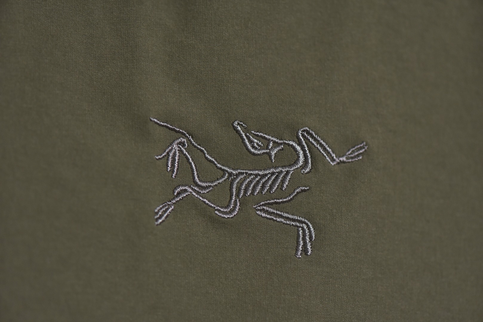 图片[3]-#ARC TERYX始祖鸟Gamma Lightweight轻薄软壳夹克系列❗ 现货供应 全年售后 原厂材料. 面料同步原厂 温馨提示❗（只做高端产品） DF巅峰 踏上巅峰❗ 颜色.黑色.绿色.兰色 尺码：S.M.L.XL.XXL.-选品中心