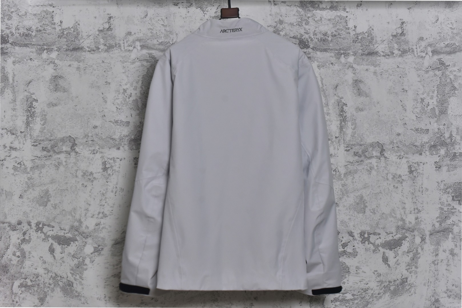 图片[2]-#ARC TERYX始祖鸟Kadin SS立领夹克系列❗ 现货供应 全年售后 原厂材料. 面料同步原厂 温馨提示❗（只做高端产品） DF巅峰 踏上巅峰❗ 颜色.黑色.灰白色 尺码：S.M.L.XL.XXL.-选品中心