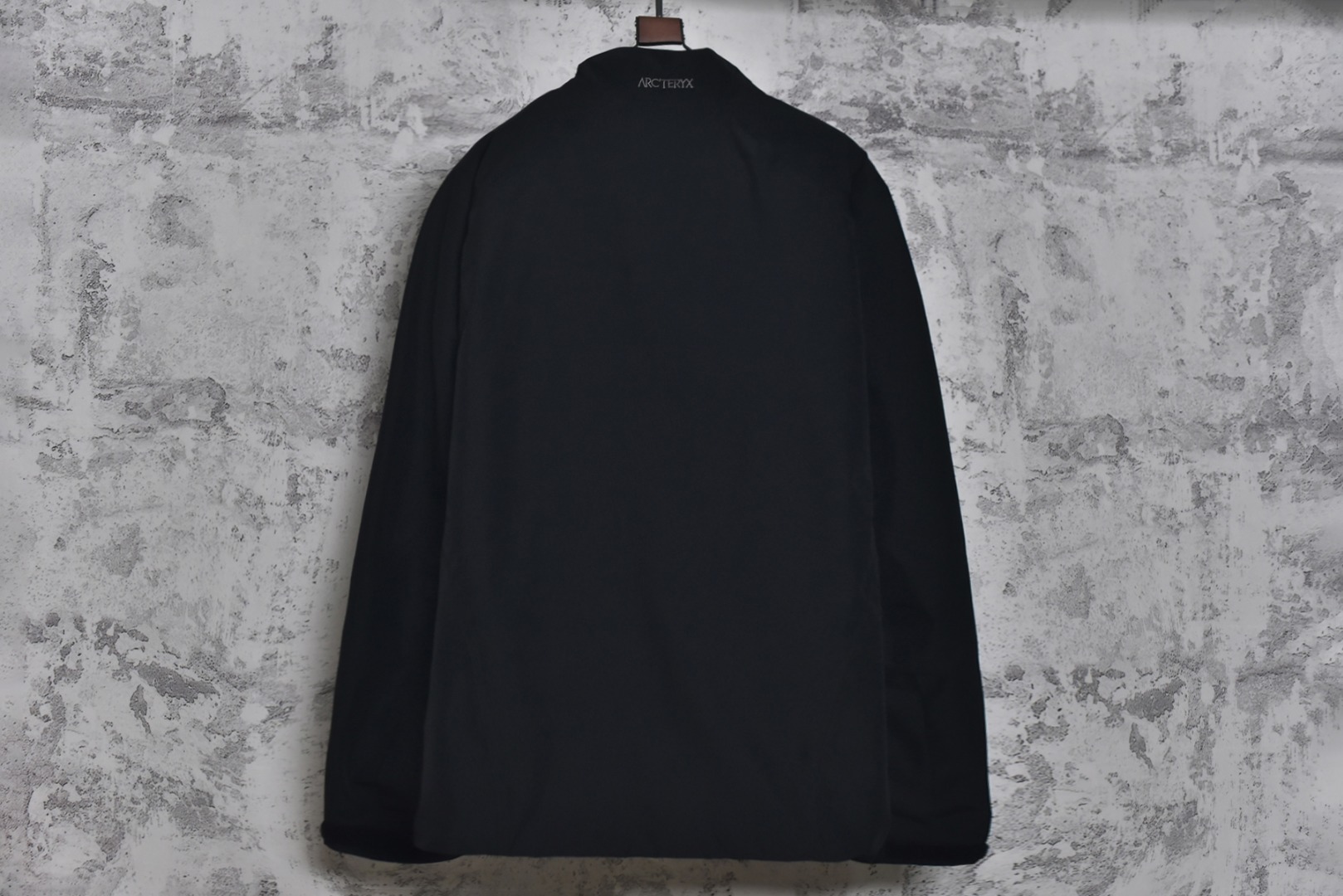 图片[2]-#ARC TERYX始祖鸟Kadin SS立领夹克系列❗ 现货供应 全年售后 原厂材料. 面料同步原厂 温馨提示❗（只做高端产品） DF巅峰 踏上巅峰❗ 颜色.黑色.灰白色 尺码：S.M.L.XL.XXL.-选品中心