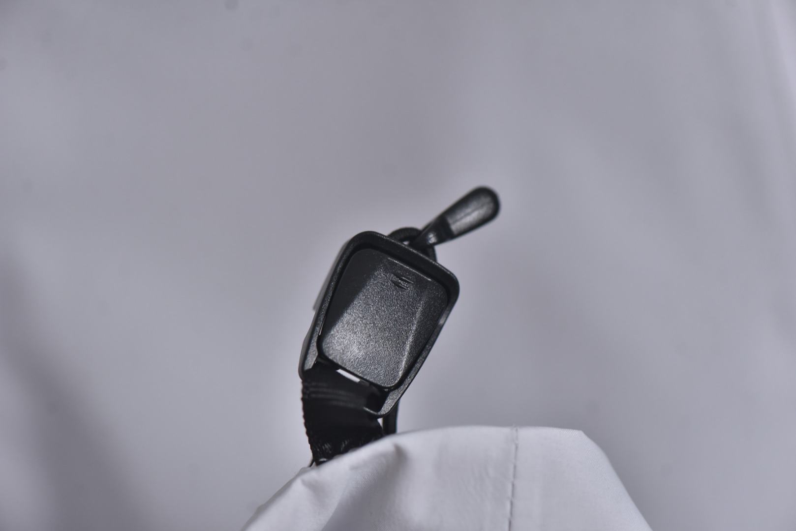 图片[6]-#ARC TERYX始祖鸟Kadin-ss连帽夹克系列❗ 现货供应 全年售后 原厂材料. 面料同步原厂 温馨提示❗（只做高端产品） DF巅峰 踏上巅峰❗ 颜色.黑色.灰白色 尺码：S.M.L.XL.XXL.-选品中心