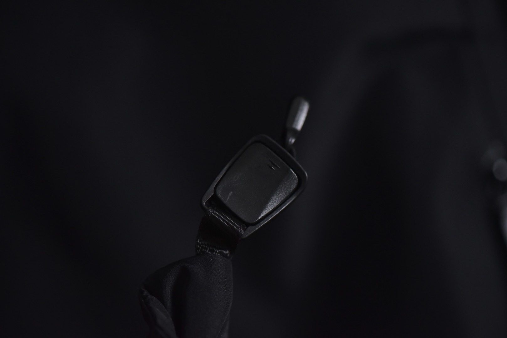 图片[6]-#ARC TERYX始祖鸟Kadin-ss连帽夹克系列❗ 现货供应 全年售后 原厂材料. 面料同步原厂 温馨提示❗（只做高端产品） DF巅峰 踏上巅峰❗ 颜色.黑色.灰白色 尺码：S.M.L.XL.XXL.-选品中心