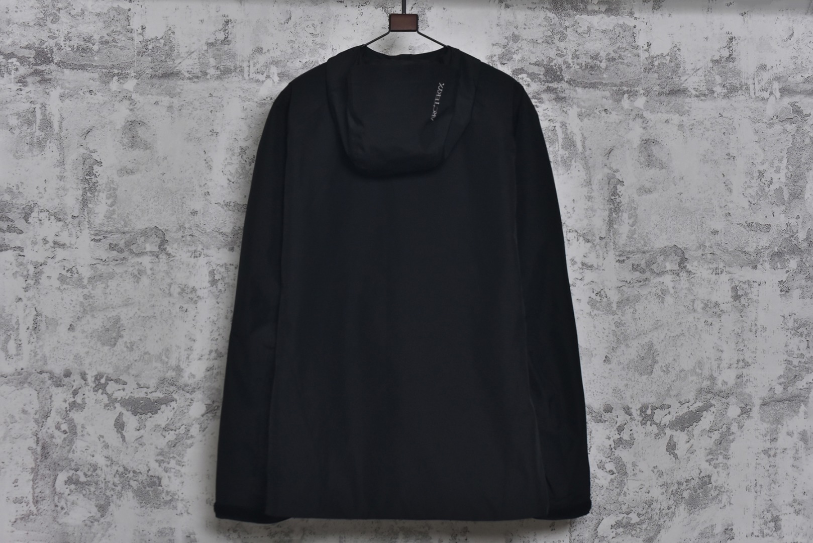 图片[2]-#ARC TERYX始祖鸟Kadin-ss连帽夹克系列❗ 现货供应 全年售后 原厂材料. 面料同步原厂 温馨提示❗（只做高端产品） DF巅峰 踏上巅峰❗ 颜色.黑色.灰白色 尺码：S.M.L.XL.XXL.-选品中心