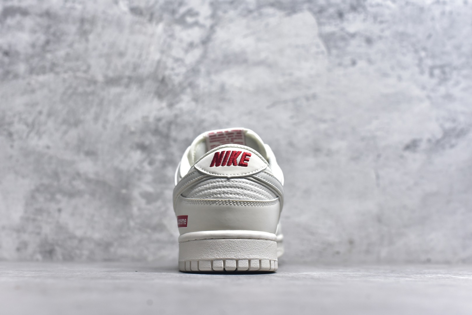 图片[5]-#Nike SB Dunk Low Supreme联名 米白小红勾 周年高端定制 低帮休闲板鞋 CS1688-109 #定制鞋盒 大厂纯原品质出货 超高清洁度 皮料切割干净无任何毛边 细节完美 尺码：36 36.5 37.5 38 38.5 39 40 40.5 41 42 42.5 43 44 44.5 45 9.E5-选品中心