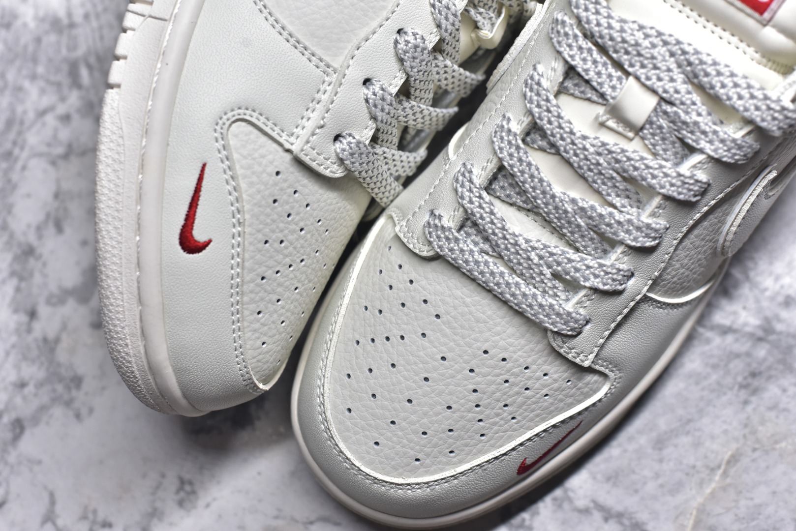 图片[8]-#Nike SB Dunk Low Supreme联名 米白小红勾 周年高端定制 低帮休闲板鞋 CS1688-109 #定制鞋盒 大厂纯原品质出货 超高清洁度 皮料切割干净无任何毛边 细节完美 尺码：36 36.5 37.5 38 38.5 39 40 40.5 41 42 42.5 43 44 44.5 45 9.E5-选品中心