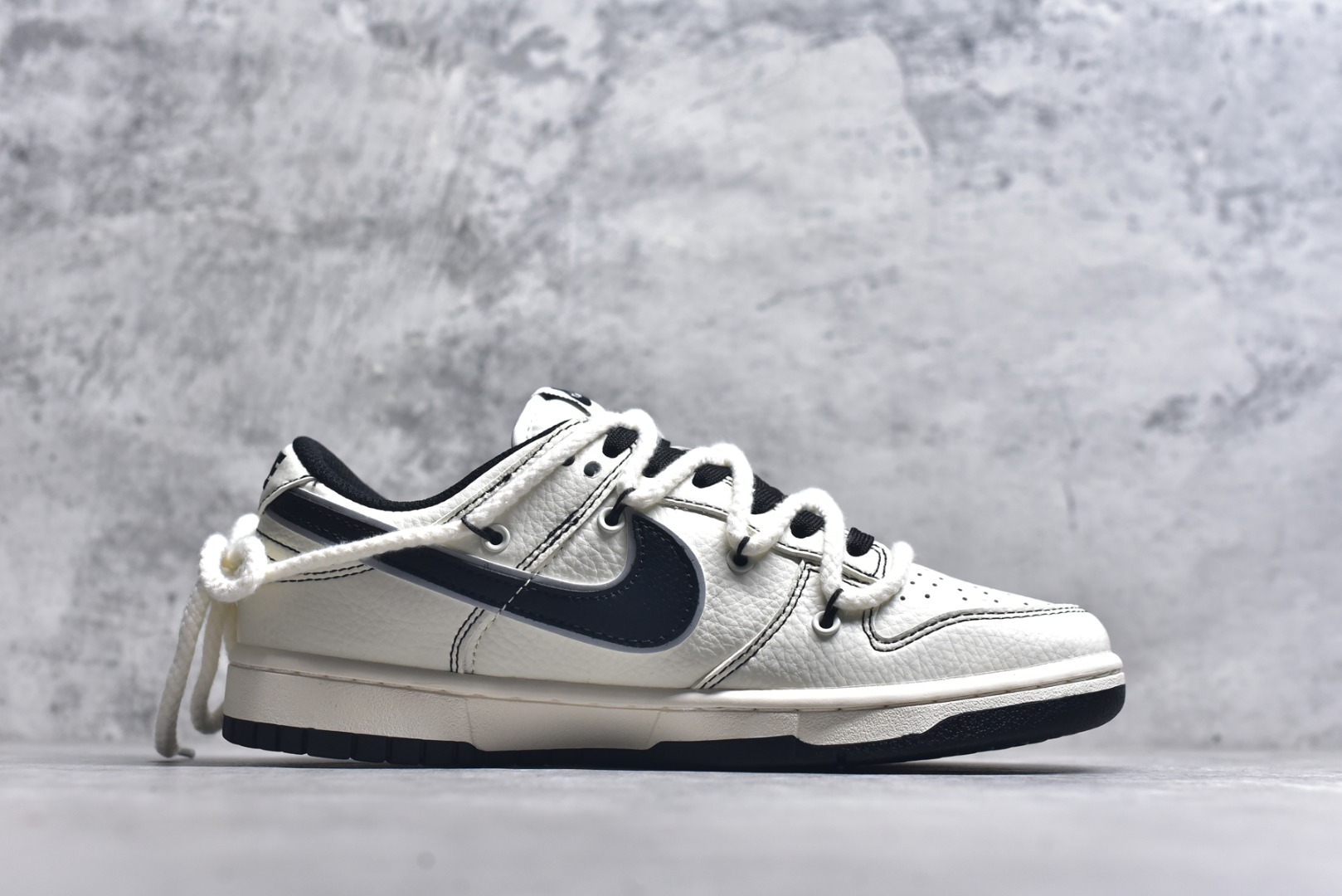 图片[3]-#Nk SB Dunk Low Supreme联名-米黑小标抽绳 周年高端定制 低帮休闲板鞋 XX2025-566 #定制鞋盒 大厂纯原品质出货 超高清洁度 皮料切割干净无任何毛边 细节完美 尺码：36 36.5 37.5 38 38.5 39 40 40.5 41 42 42.5 43 44 44.5 45 9.E5-选品中心