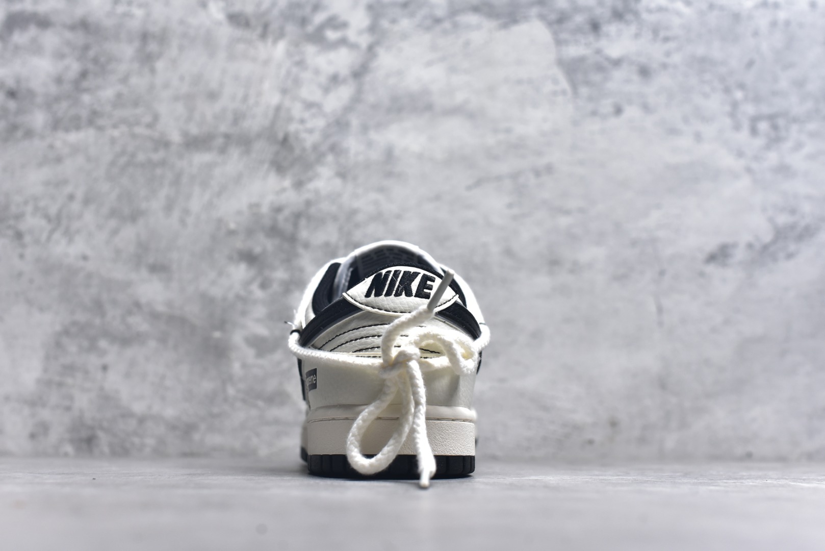 图片[5]-#Nk SB Dunk Low Supreme联名-米黑小标抽绳 周年高端定制 低帮休闲板鞋 XX2025-566 #定制鞋盒 大厂纯原品质出货 超高清洁度 皮料切割干净无任何毛边 细节完美 尺码：36 36.5 37.5 38 38.5 39 40 40.5 41 42 42.5 43 44 44.5 45 9.E5-选品中心