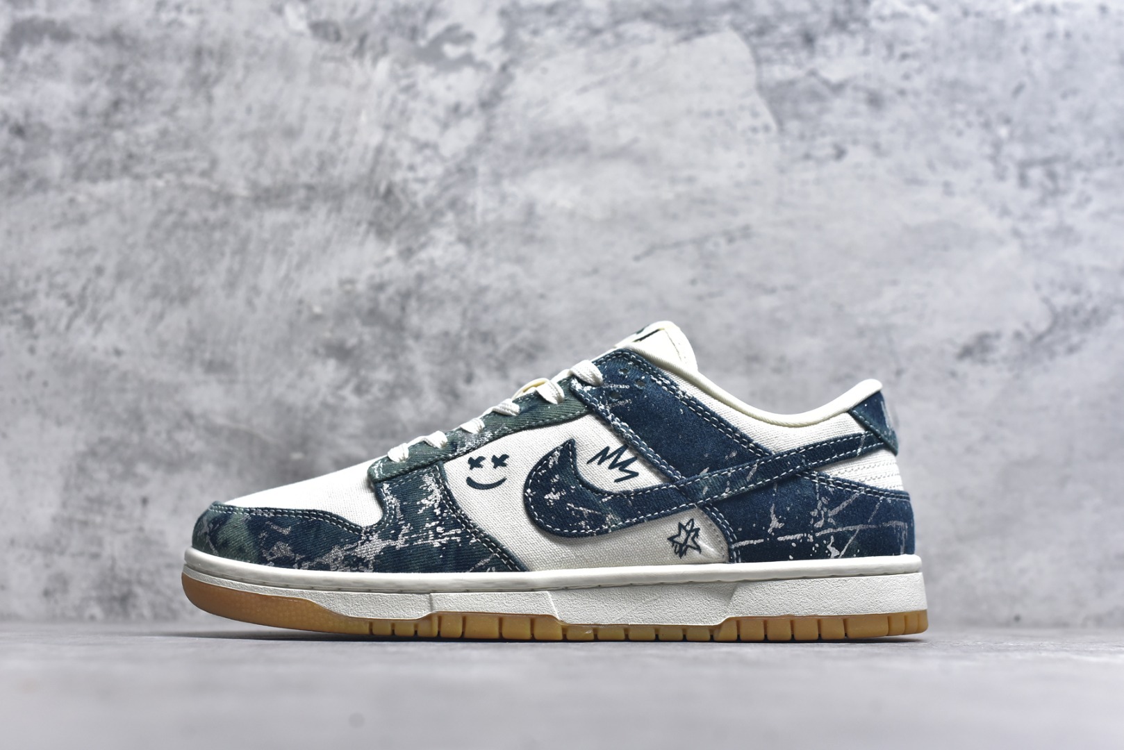 #Nike SB Dunk Low 军绿织布 高端定制 低帮休闲板鞋 SC0601-464 #定制鞋盒 大厂纯原品质出货 超高清洁度 皮料切割干净无任何毛边 细节完美 尺码：36 36.5 37.5 38 38.5 39 40 40.5 41 42 42.5 43 44 44.5 45 9.E5-选品中心