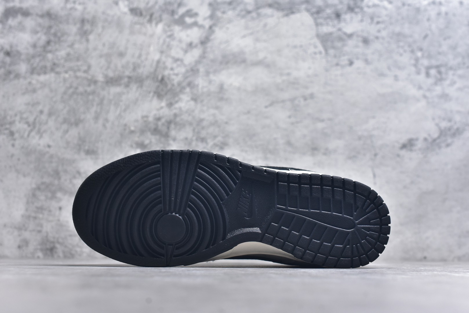 图片[6]-#Nk SB Dunk Low 斯图西联名 绿尾小黑勾 周年高端定制 低帮休闲板鞋 XX2025-901 #定制鞋盒 大厂纯原品质出货 超高清洁度 皮料切割干净无任何毛边 细节完美 尺码：36 36.5 37.5 38 38.5 39 40 40.5 41 42 42.5 43 44 44.5 45 9.E5-选品中心