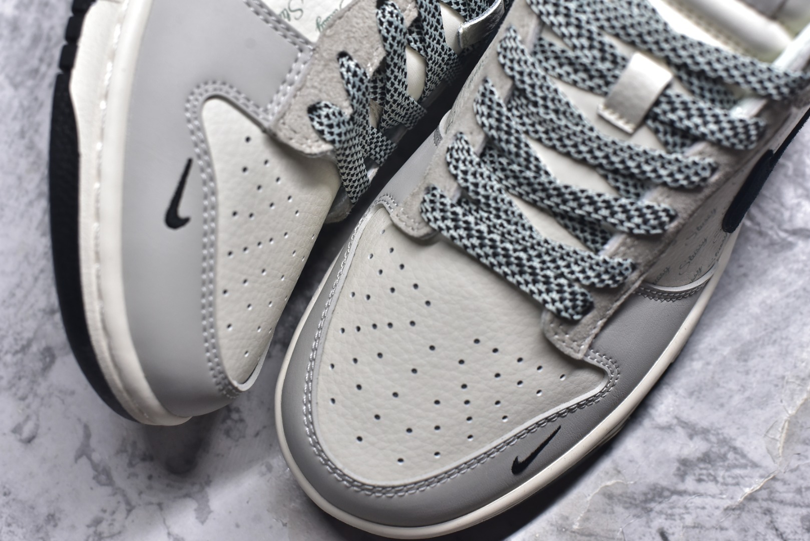 图片[8]-#Nk SB Dunk Low 斯图西联名 绿尾小黑勾 周年高端定制 低帮休闲板鞋 XX2025-901 #定制鞋盒 大厂纯原品质出货 超高清洁度 皮料切割干净无任何毛边 细节完美 尺码：36 36.5 37.5 38 38.5 39 40 40.5 41 42 42.5 43 44 44.5 45 9.E5-选品中心