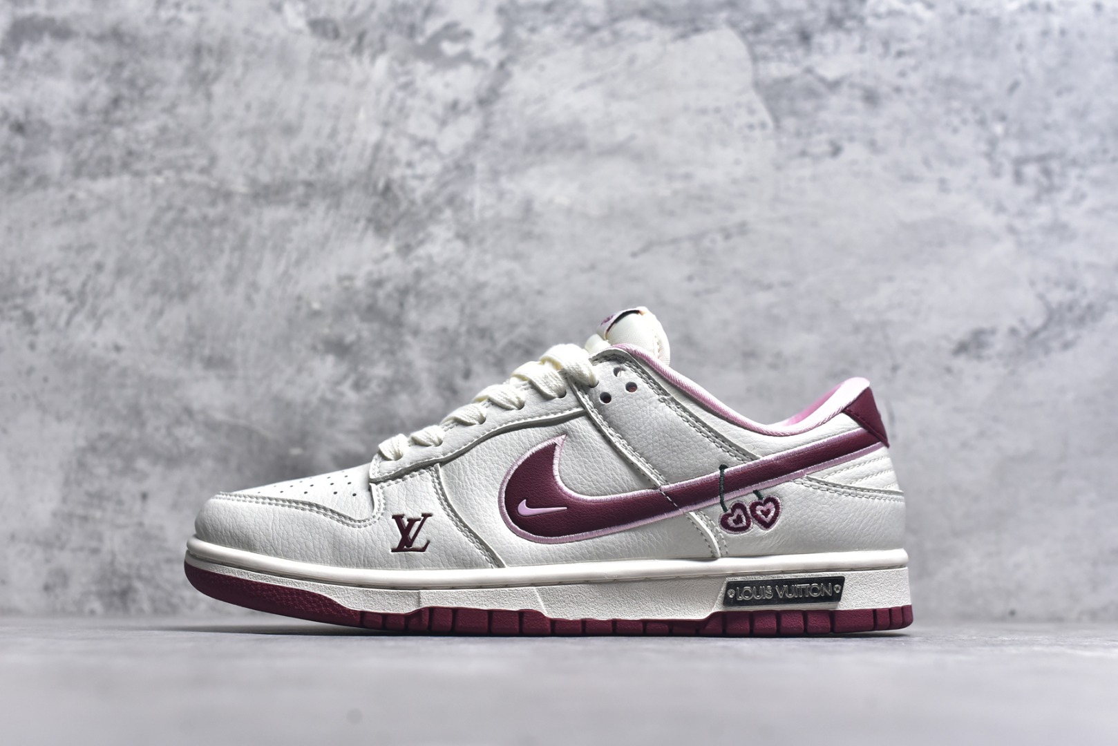 #Nk SB Dunk Low 情人节限定-樱桃情人节 周年高端定制 低帮休闲板鞋 XX2025-312 #定制鞋盒 大厂纯原品质出货 超高清洁度 皮料切割干净无任何毛边 细节完美 尺码：36 36.5 37.5 38 38.5 39 40 40.5 41 42 42.5 43 44 44.5 45 9.E5-选品中心