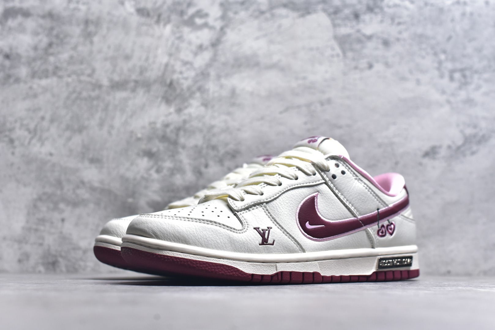 图片[2]-#Nk SB Dunk Low 情人节限定-樱桃情人节 周年高端定制 低帮休闲板鞋 XX2025-312 #定制鞋盒 大厂纯原品质出货 超高清洁度 皮料切割干净无任何毛边 细节完美 尺码：36 36.5 37.5 38 38.5 39 40 40.5 41 42 42.5 43 44 44.5 45 9.E5-选品中心