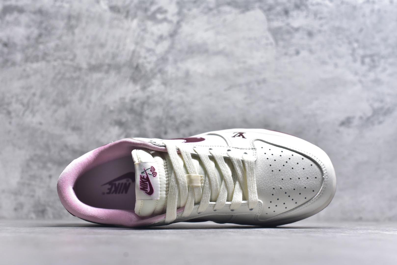 图片[4]-#Nk SB Dunk Low 情人节限定-樱桃情人节 周年高端定制 低帮休闲板鞋 XX2025-312 #定制鞋盒 大厂纯原品质出货 超高清洁度 皮料切割干净无任何毛边 细节完美 尺码：36 36.5 37.5 38 38.5 39 40 40.5 41 42 42.5 43 44 44.5 45 9.E5-选品中心