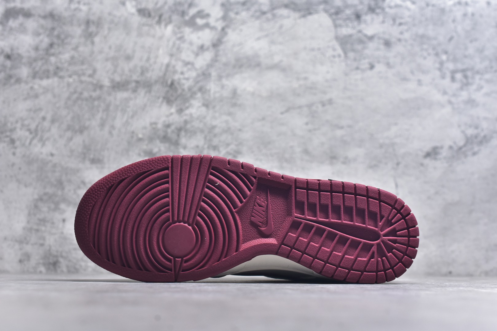 图片[6]-#Nk SB Dunk Low 情人节限定-樱桃情人节 周年高端定制 低帮休闲板鞋 XX2025-312 #定制鞋盒 大厂纯原品质出货 超高清洁度 皮料切割干净无任何毛边 细节完美 尺码：36 36.5 37.5 38 38.5 39 40 40.5 41 42 42.5 43 44 44.5 45 9.E5-选品中心