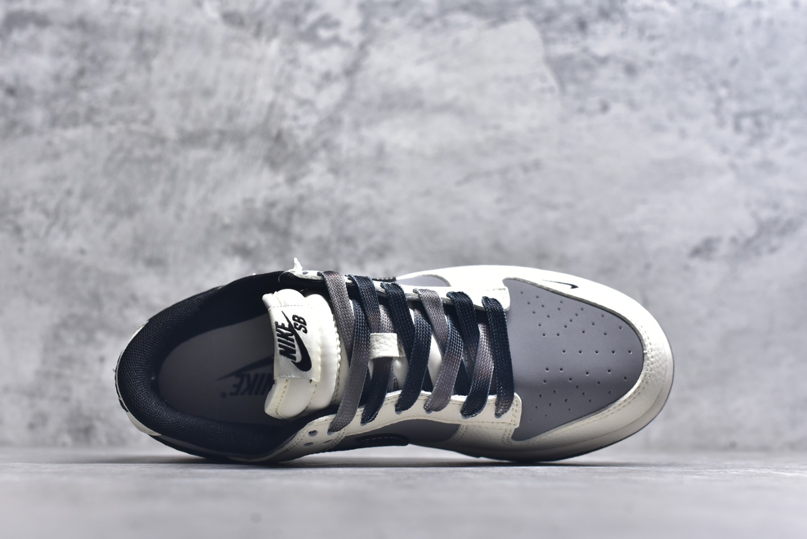 图片[4]-#Nike SB Dunk Low 石头岛联名 米灰黑拼接 周年高端定制 低帮休闲板鞋 JP1628-041 #定制鞋盒 大厂纯原品质出货 超高清洁度 皮料切割干净无任何毛边 细节完美 尺码：36 36.5 37.5 38 38.5 39 40 40.5 41 42 42.5 43 44 44.5 45 9.E5-选品中心