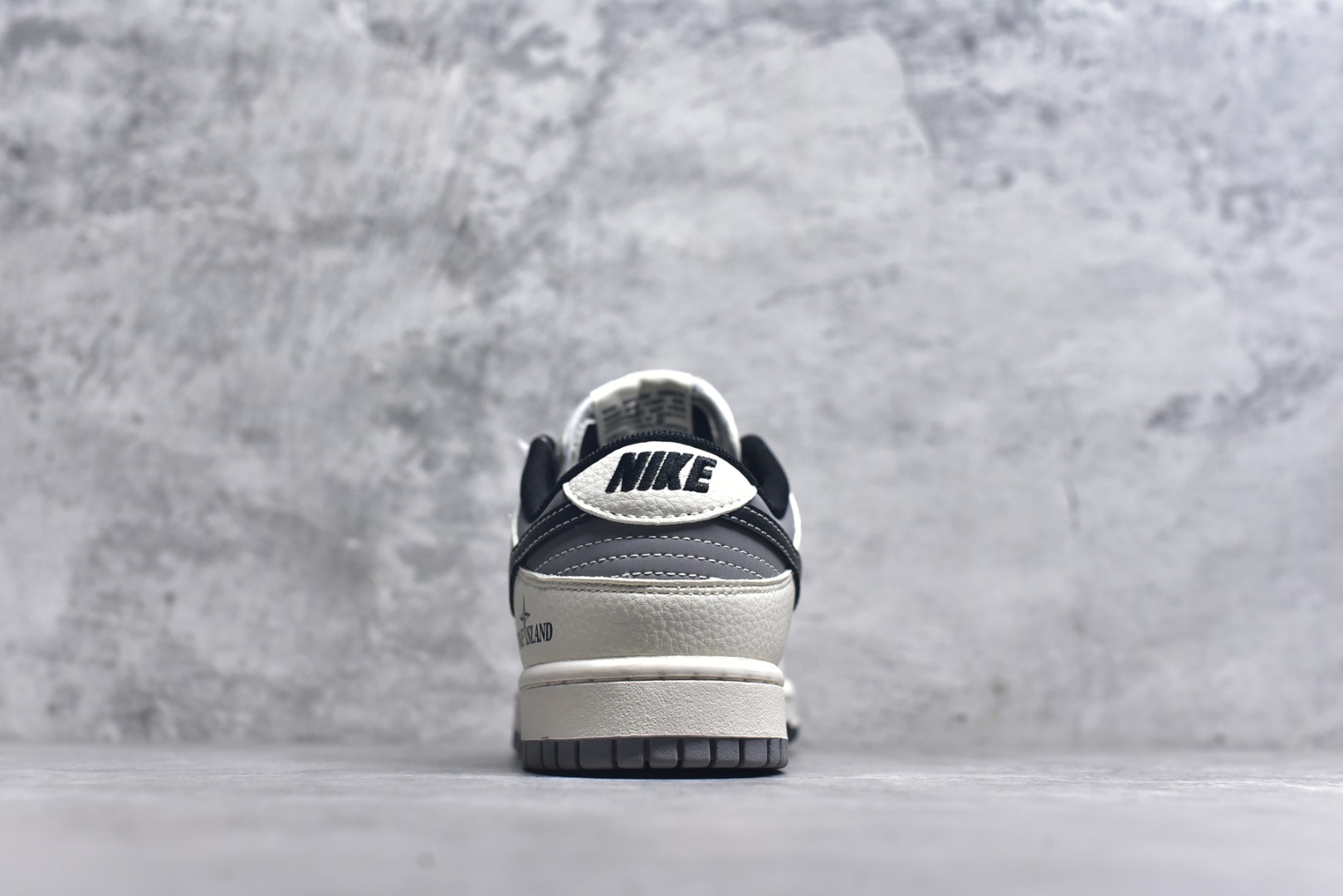 图片[5]-#Nike SB Dunk Low 石头岛联名 米灰黑拼接 周年高端定制 低帮休闲板鞋 JP1628-041 #定制鞋盒 大厂纯原品质出货 超高清洁度 皮料切割干净无任何毛边 细节完美 尺码：36 36.5 37.5 38 38.5 39 40 40.5 41 42 42.5 43 44 44.5 45 9.E5-选品中心