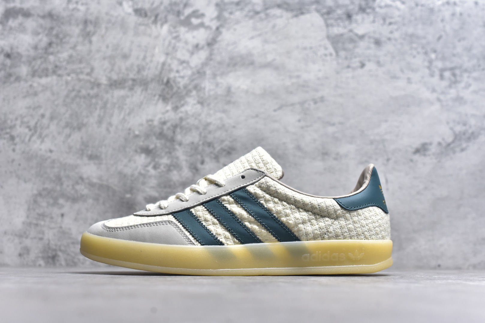 #Adidas Originals Gazelle Indoor JR3837 三叶草复古休闲防滑耐磨低帮板鞋 尺码：35 36 36.5 37 38 38.5 39 40 40.5 41 42 42.5 43 44 44.5 45-选品中心